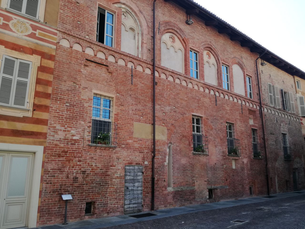 casa di abitazione/ Parrocchiale Duomo Alba