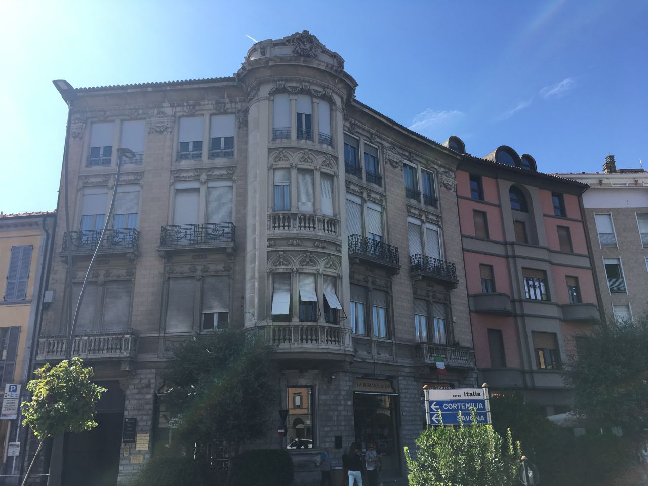 casa in corso Italia nr. 2 angolo piazza Savona