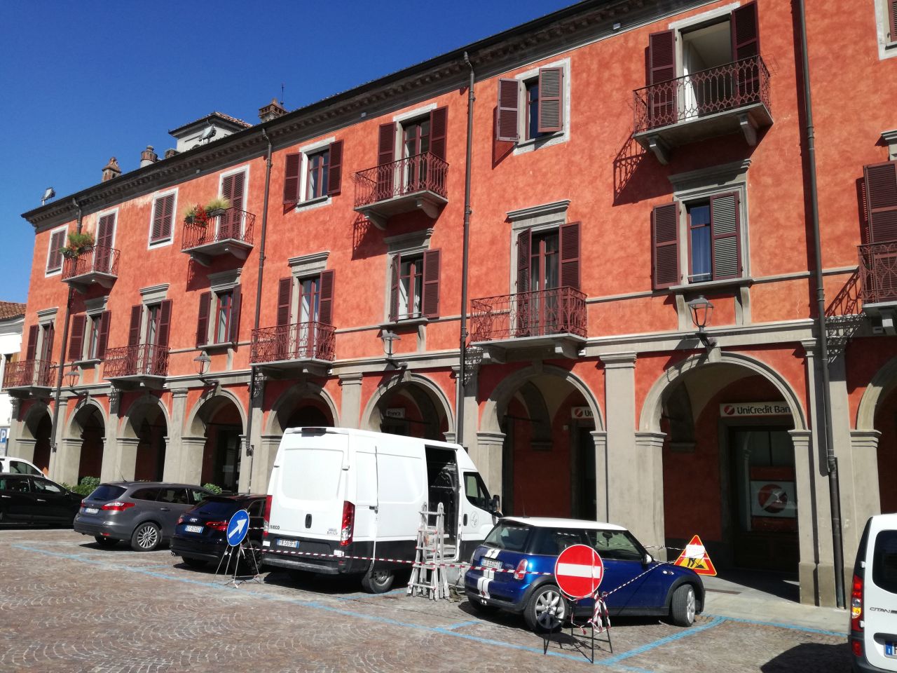 casa in piazza Rossetti n. 7
