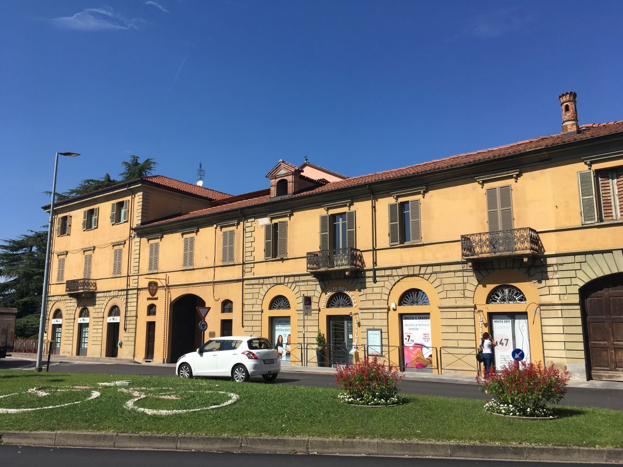 casa in via Fratelli Bandiera 21/ 23