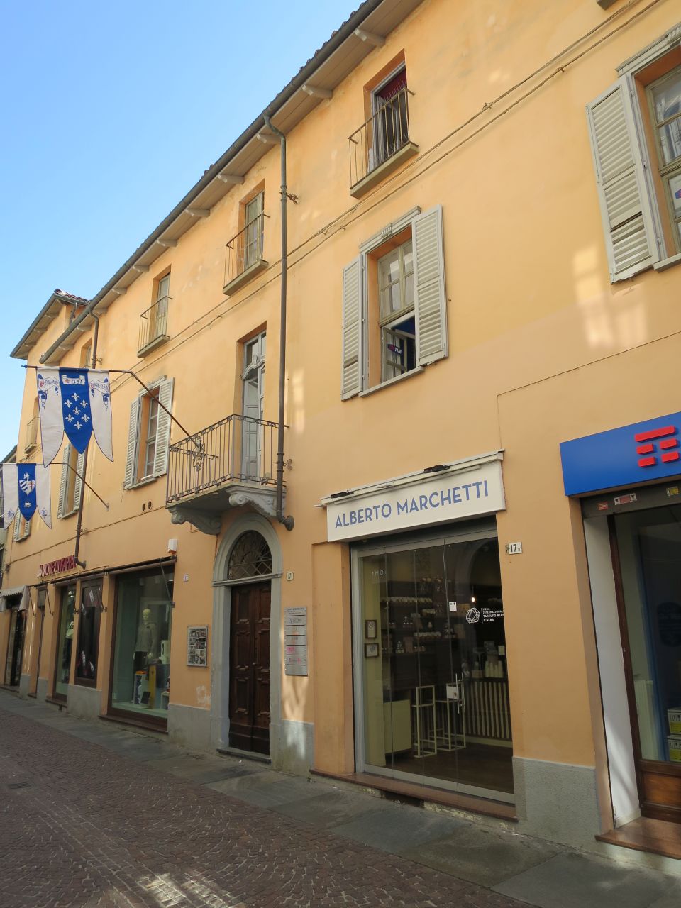 casa in via Maestra n. 17 angolo via Mandelli