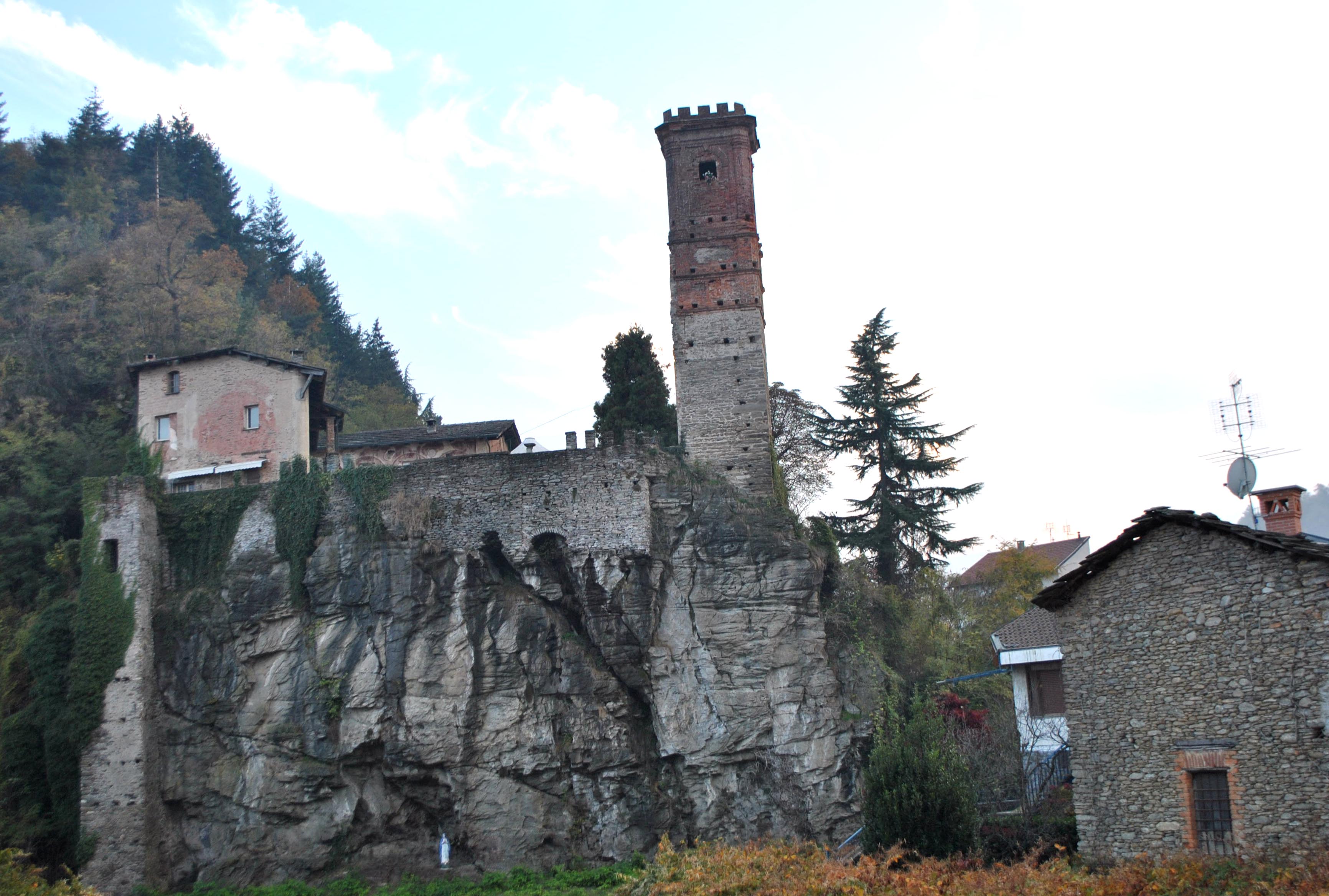 Castello di Barge