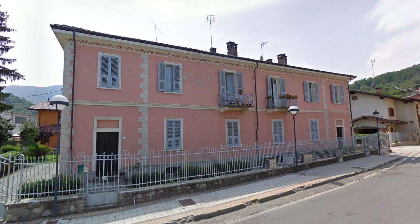 [Palazzo in Via Cuneo, 10, 12]