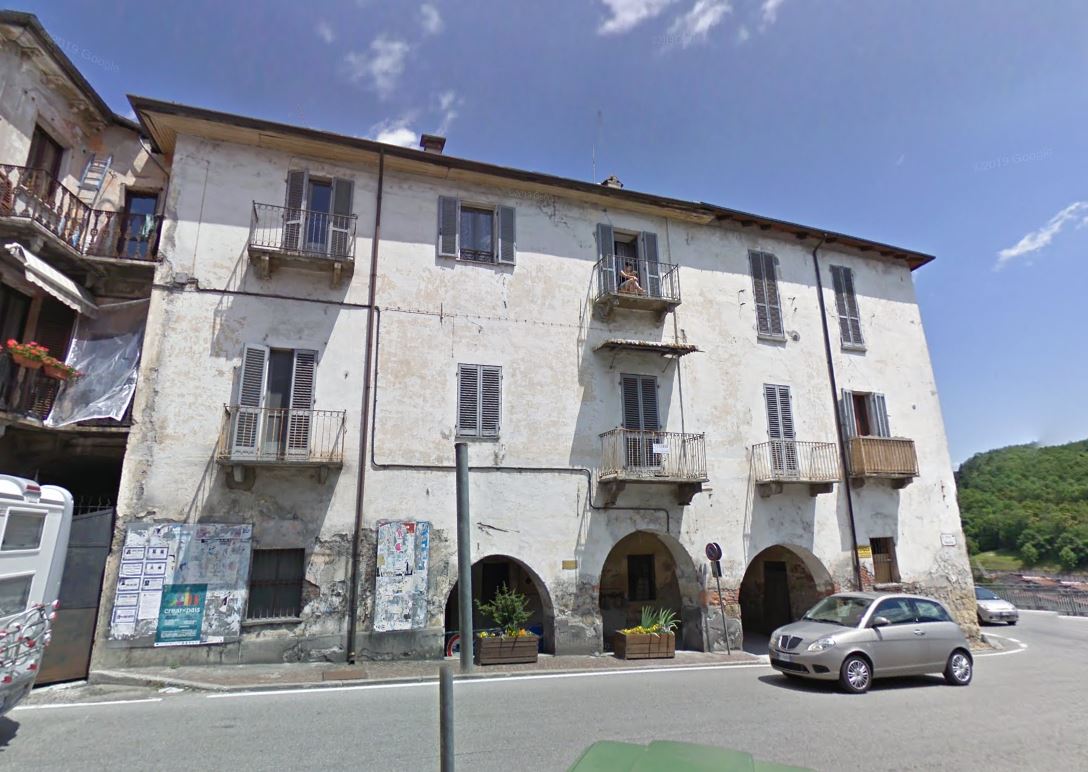 [Palazzo in Via Martiri e Caduti della Libertà, 35]