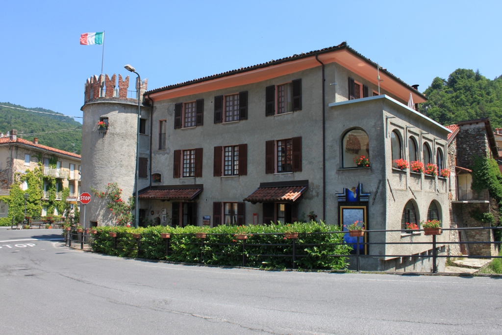 Torre del Ponte della Rosa e casa