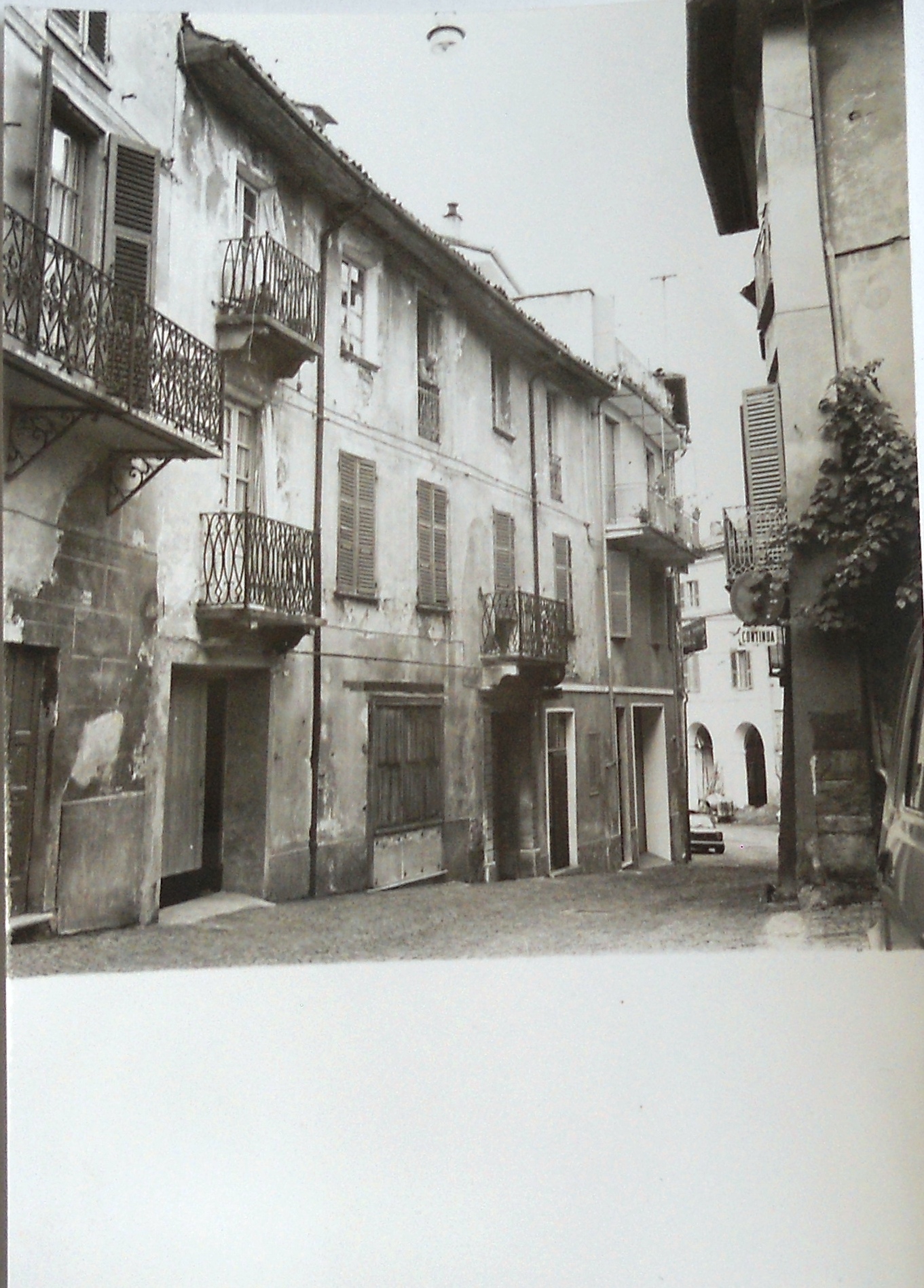 Via Cavour, 164-166