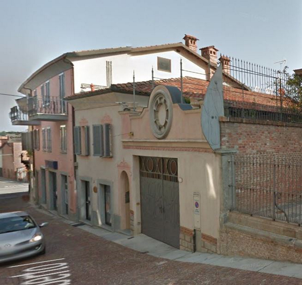 Portale di Casa Borgogno