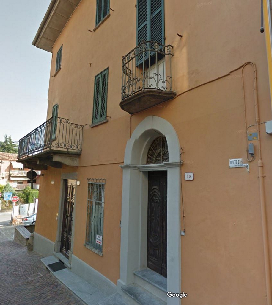 Portale di Casa Marcarini