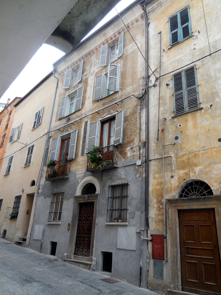 Casa in Via delle Scuole, 17