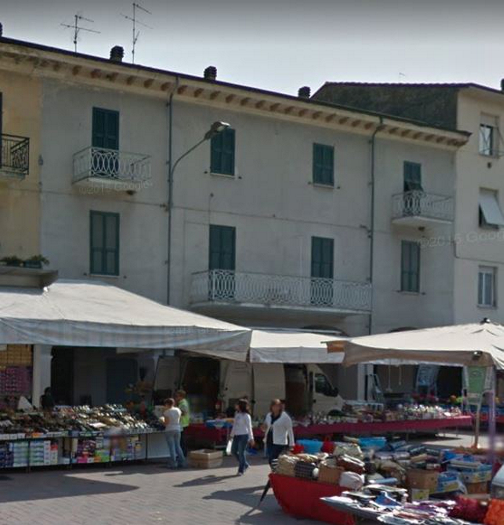 Casa in Piazza Cavour, 11