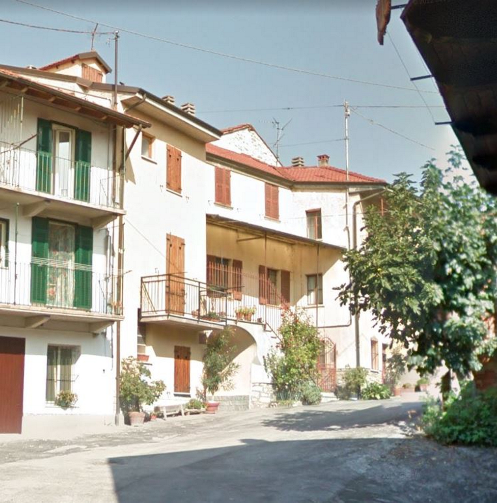 Casa in Piazza Saluzzo di Monesiglio, 2
