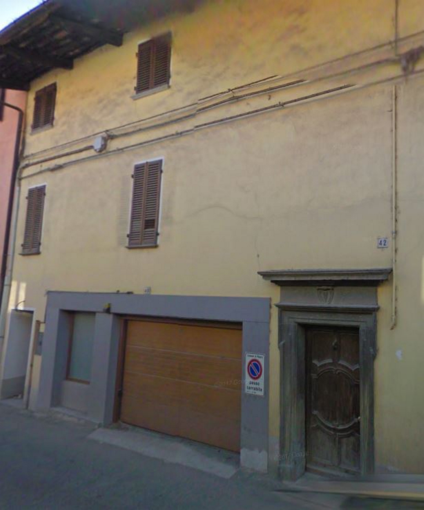 Portale in Via Umberto I, 42