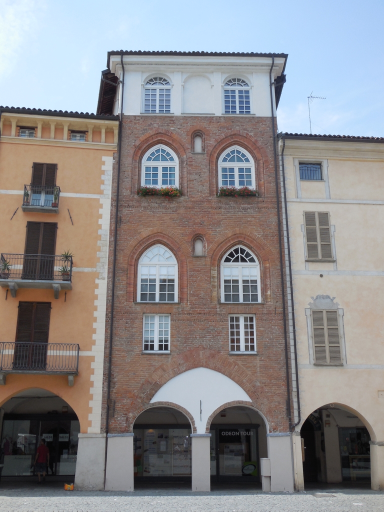 Casa in Piazza Santarosa, 20a