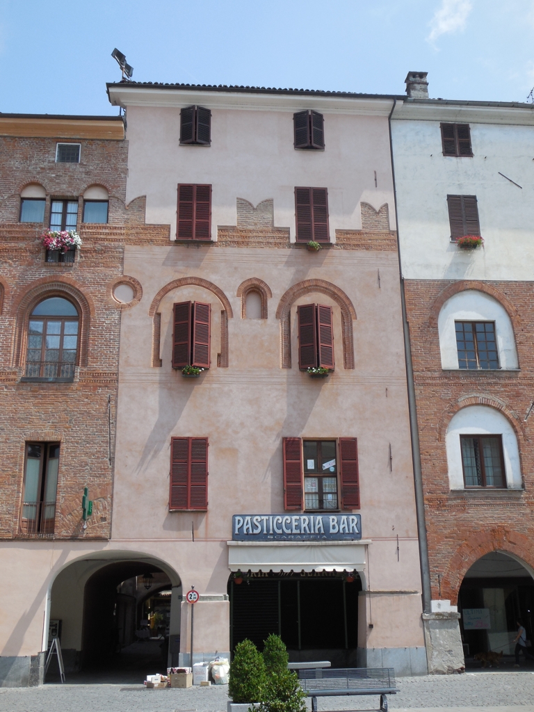 Casa in Piazza Santarosa, 50