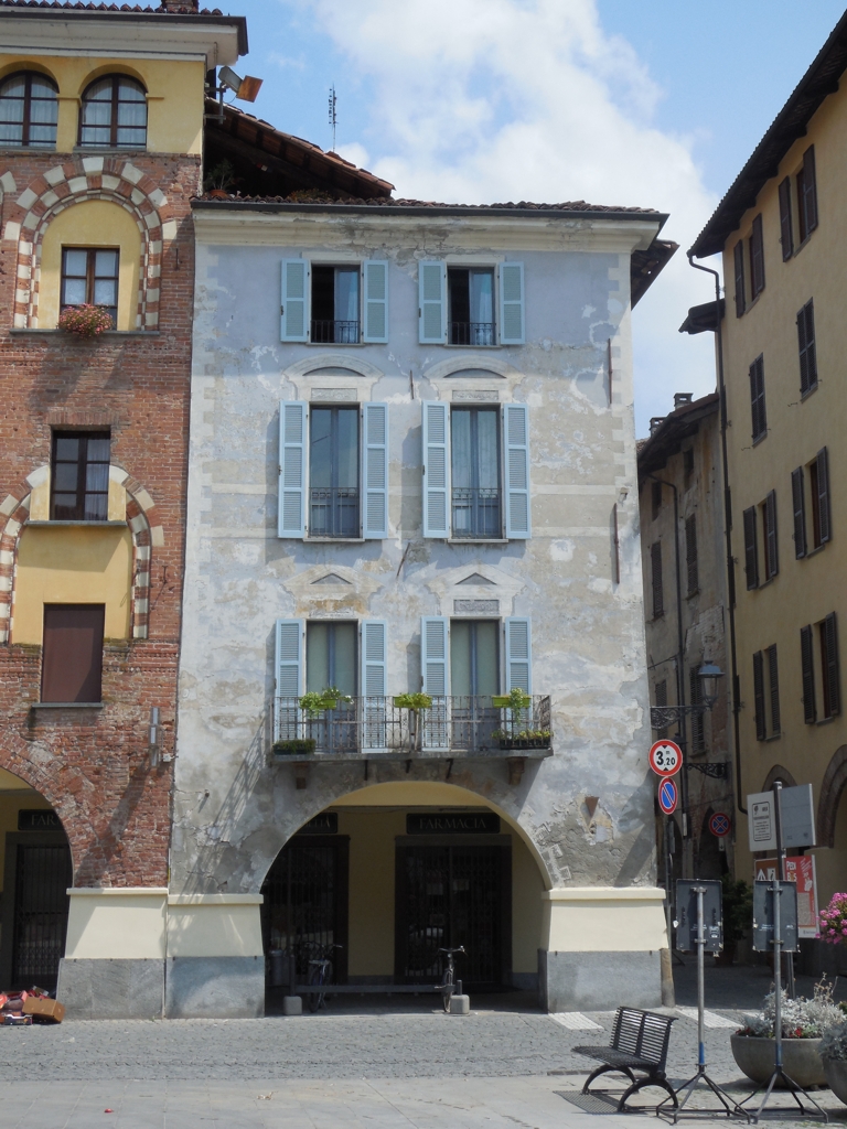Casa in Piazza Santarosa, 65