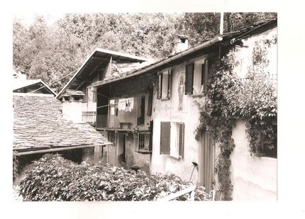 Casa con affresco di Pessina