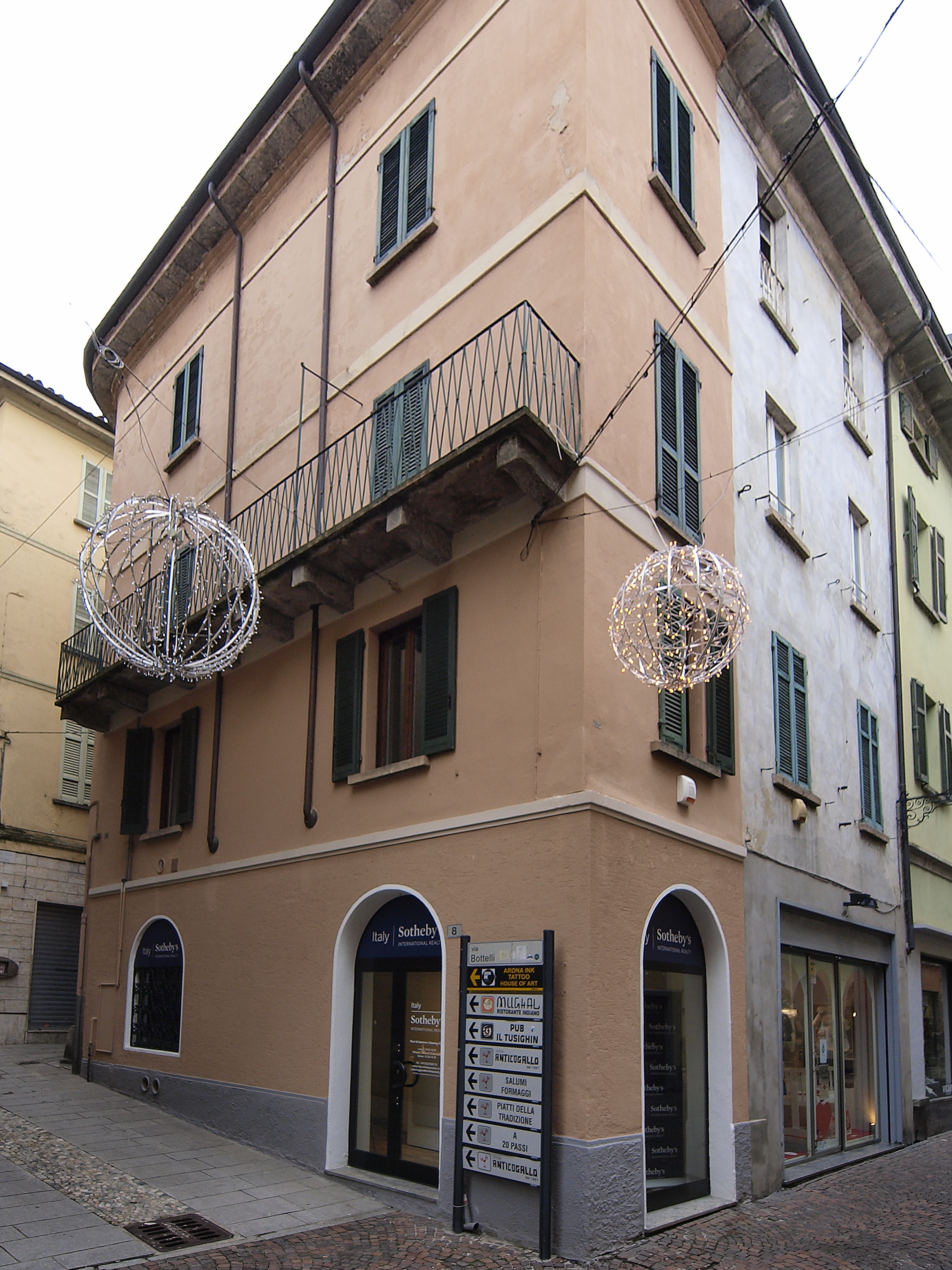 [casa in via Bottelli, 8]