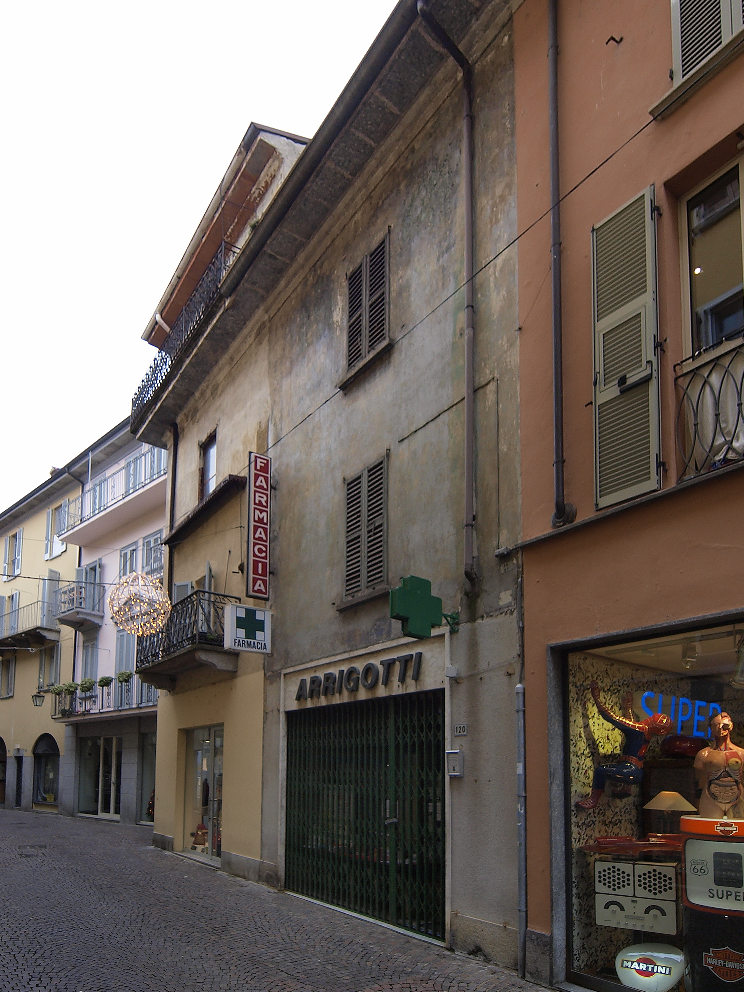[casa in via Cavour, 120]