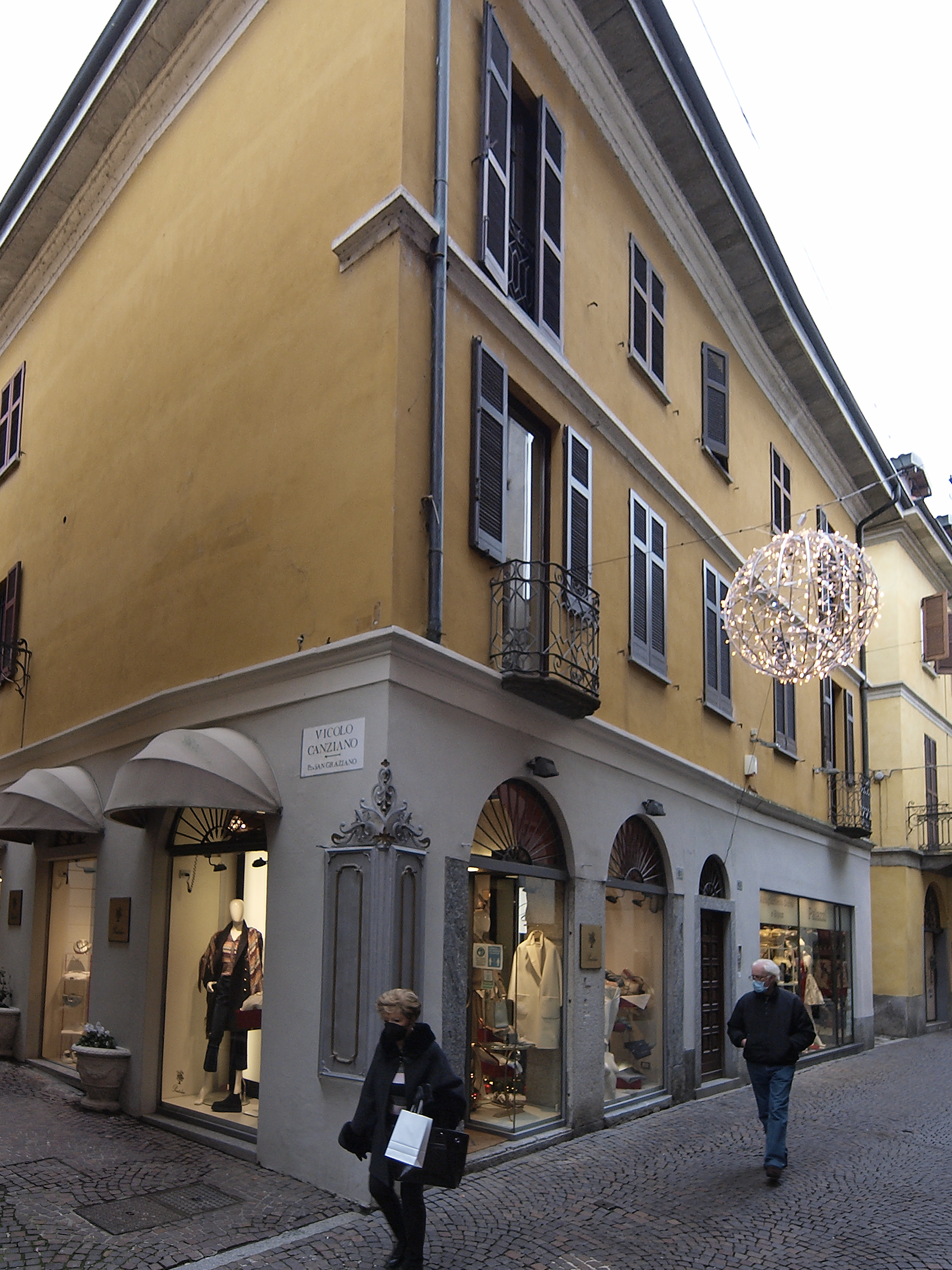 [casa in via Cavour, 63]