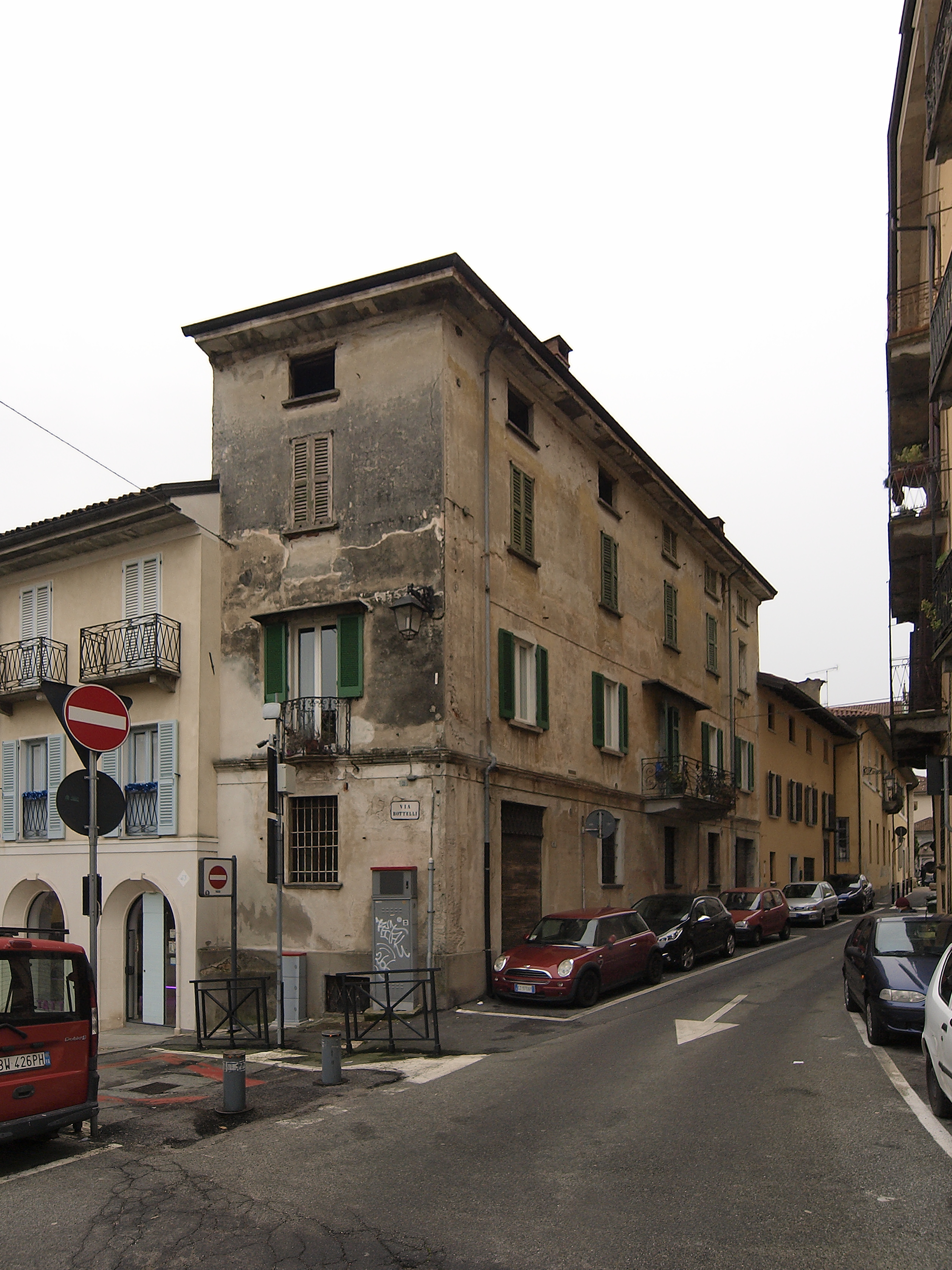 [casa in via Federico Borromeo, 4]