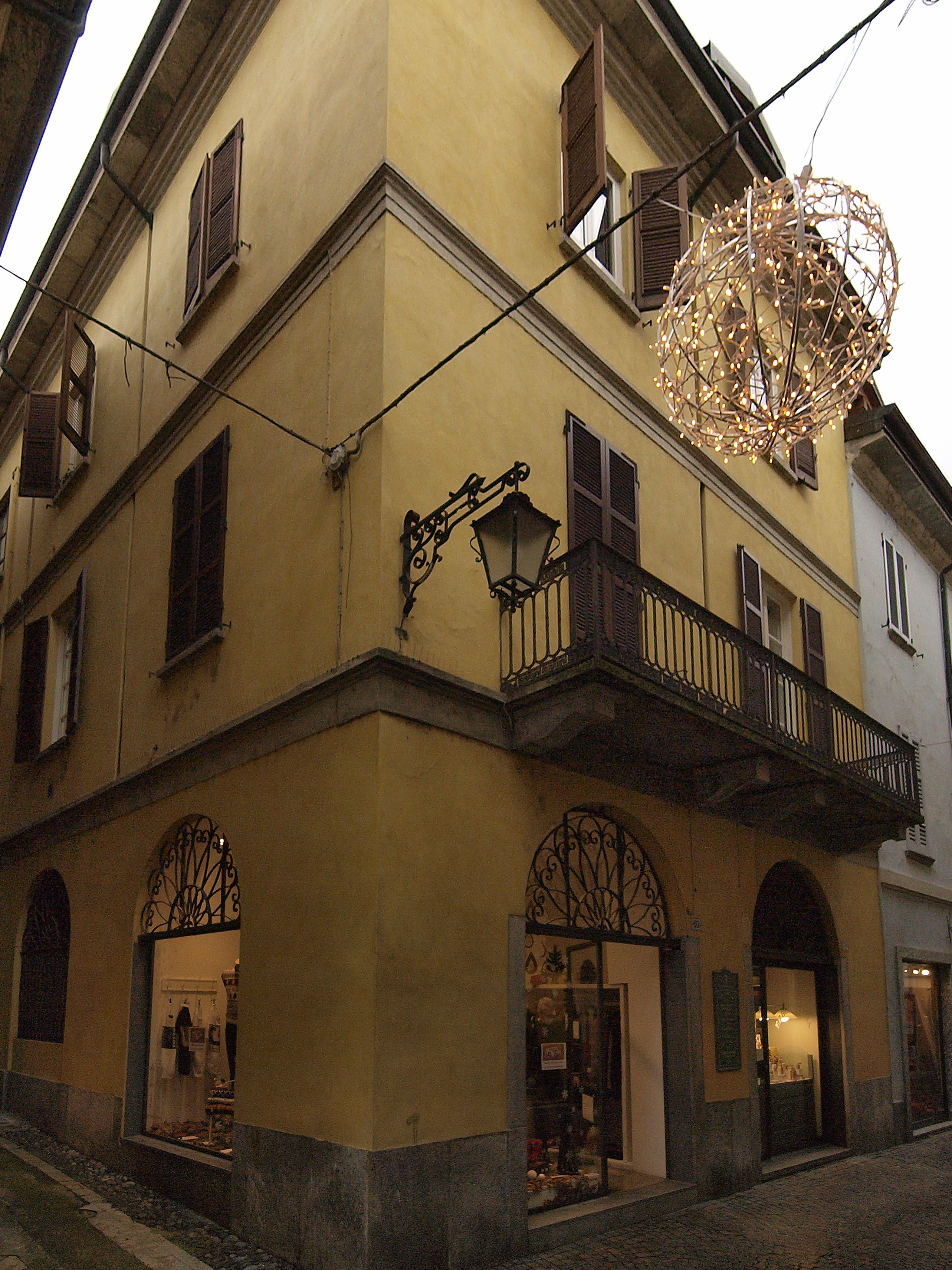 [casa in vicolo Folcioni, 2]