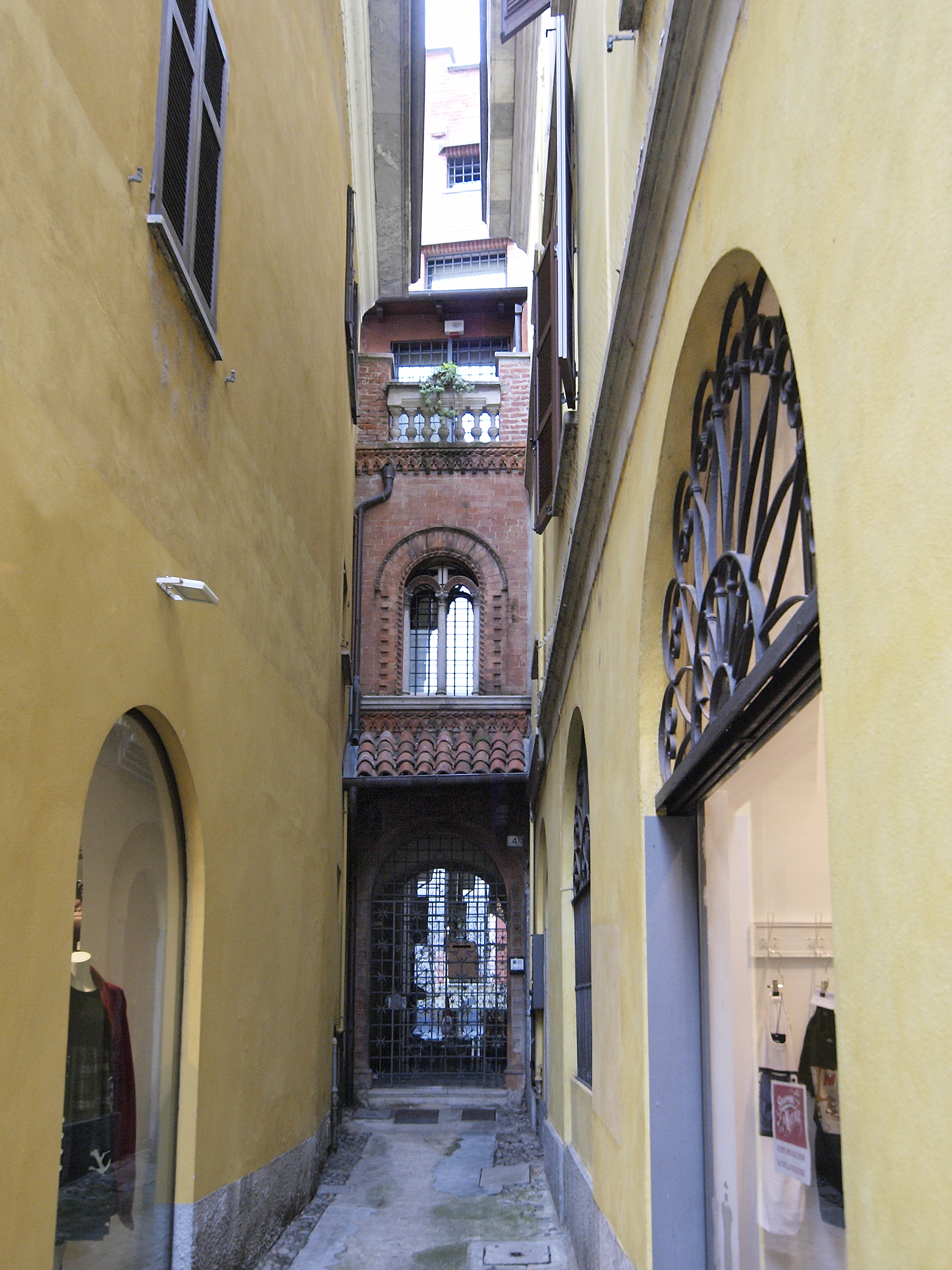 [casa in vicolo Folcioni, 4]