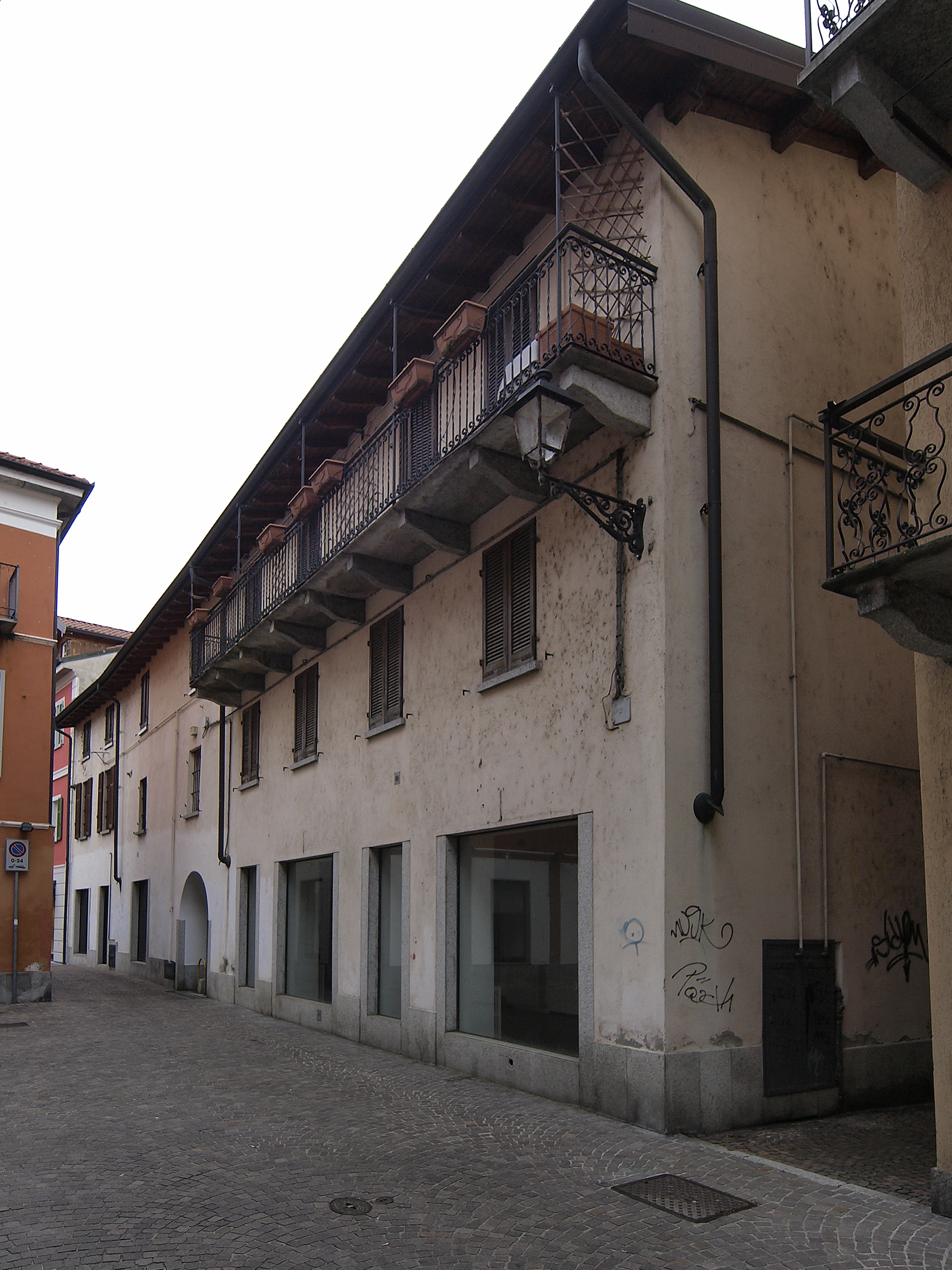 [casa in vicolo del Teatro]