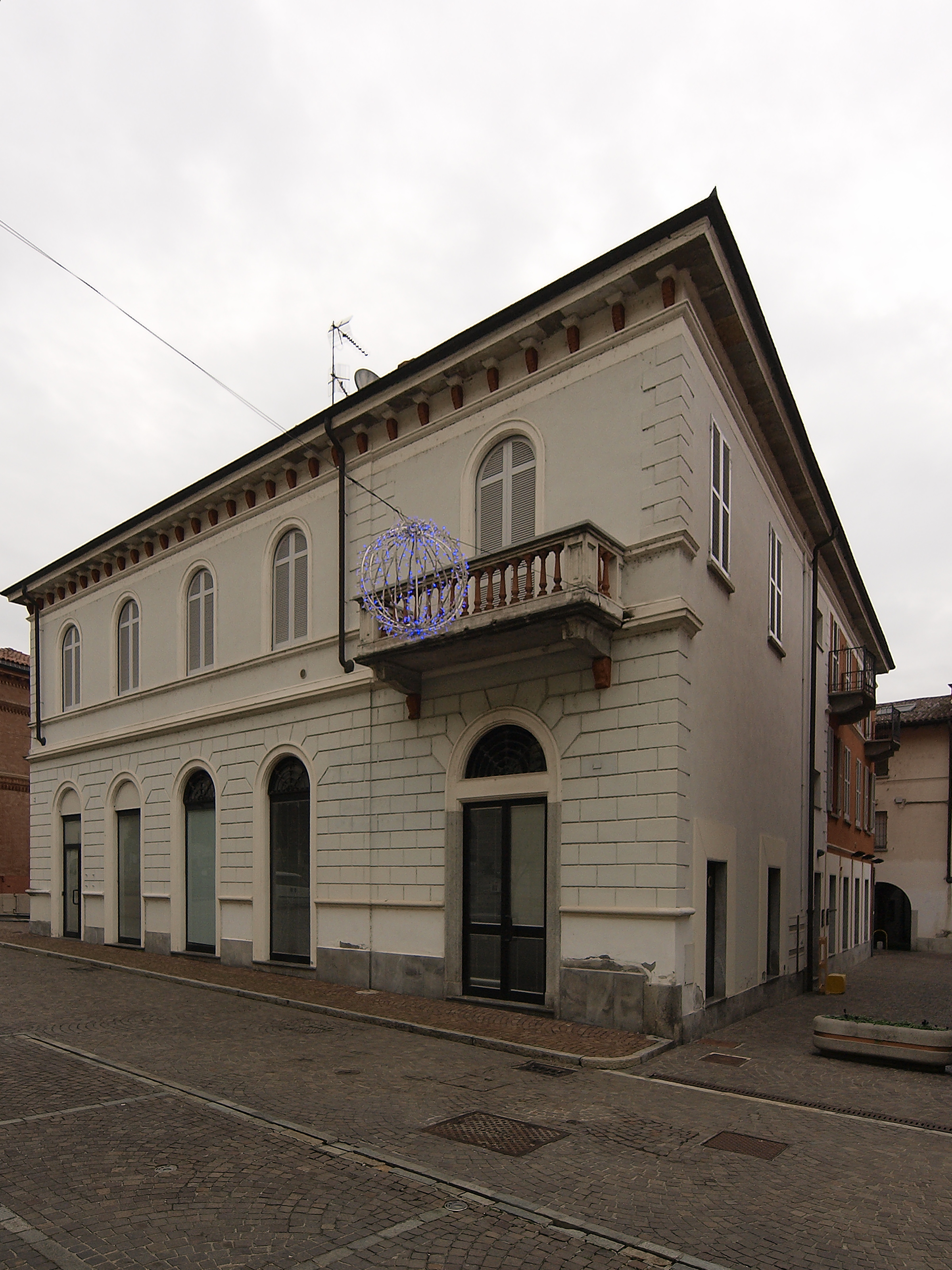 [palazzo in piazza S.Graziano]