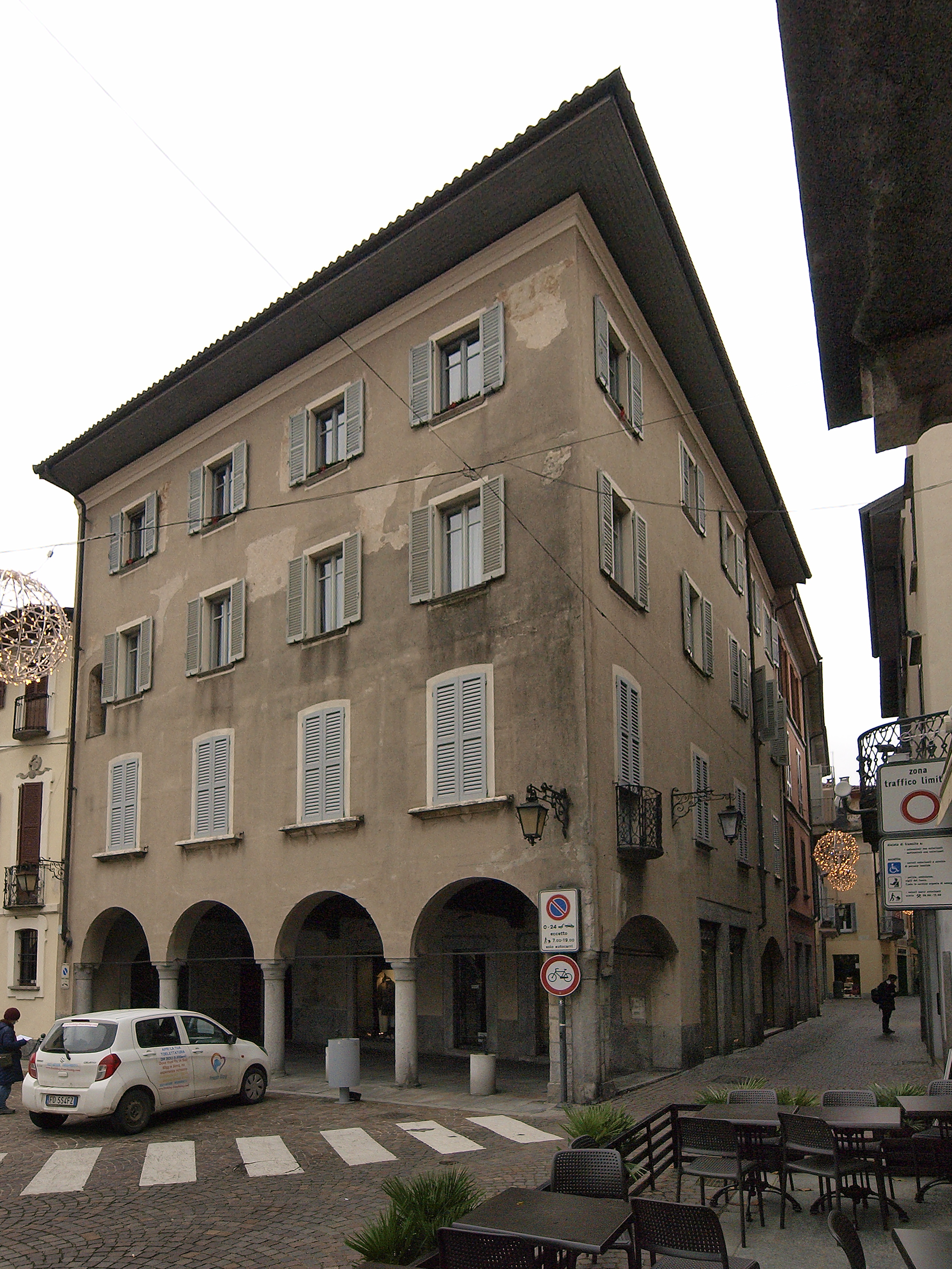 [palazzo in piazza del Popolo, 47]
