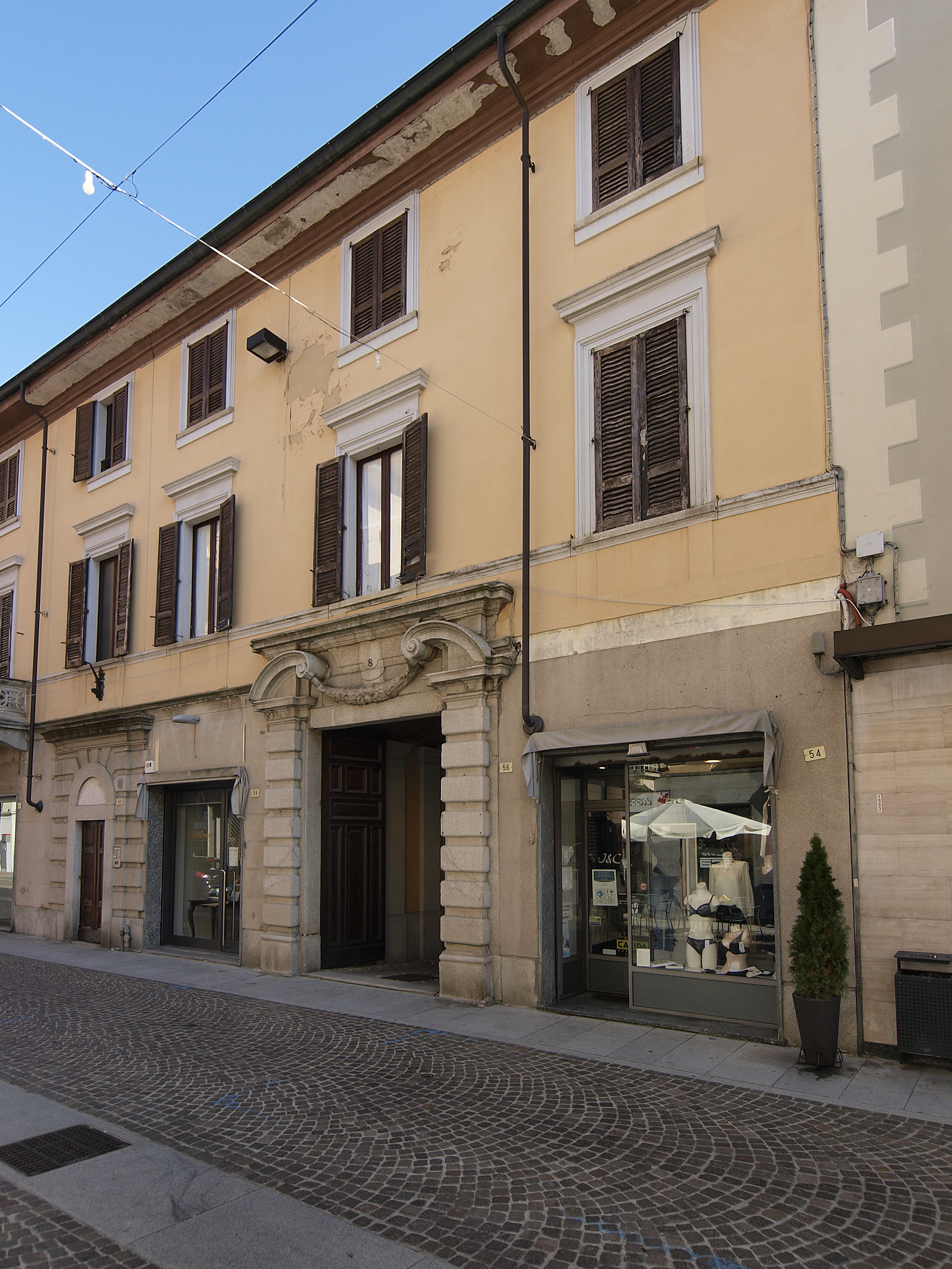 [Palazzo in Corso Cavour, 60]