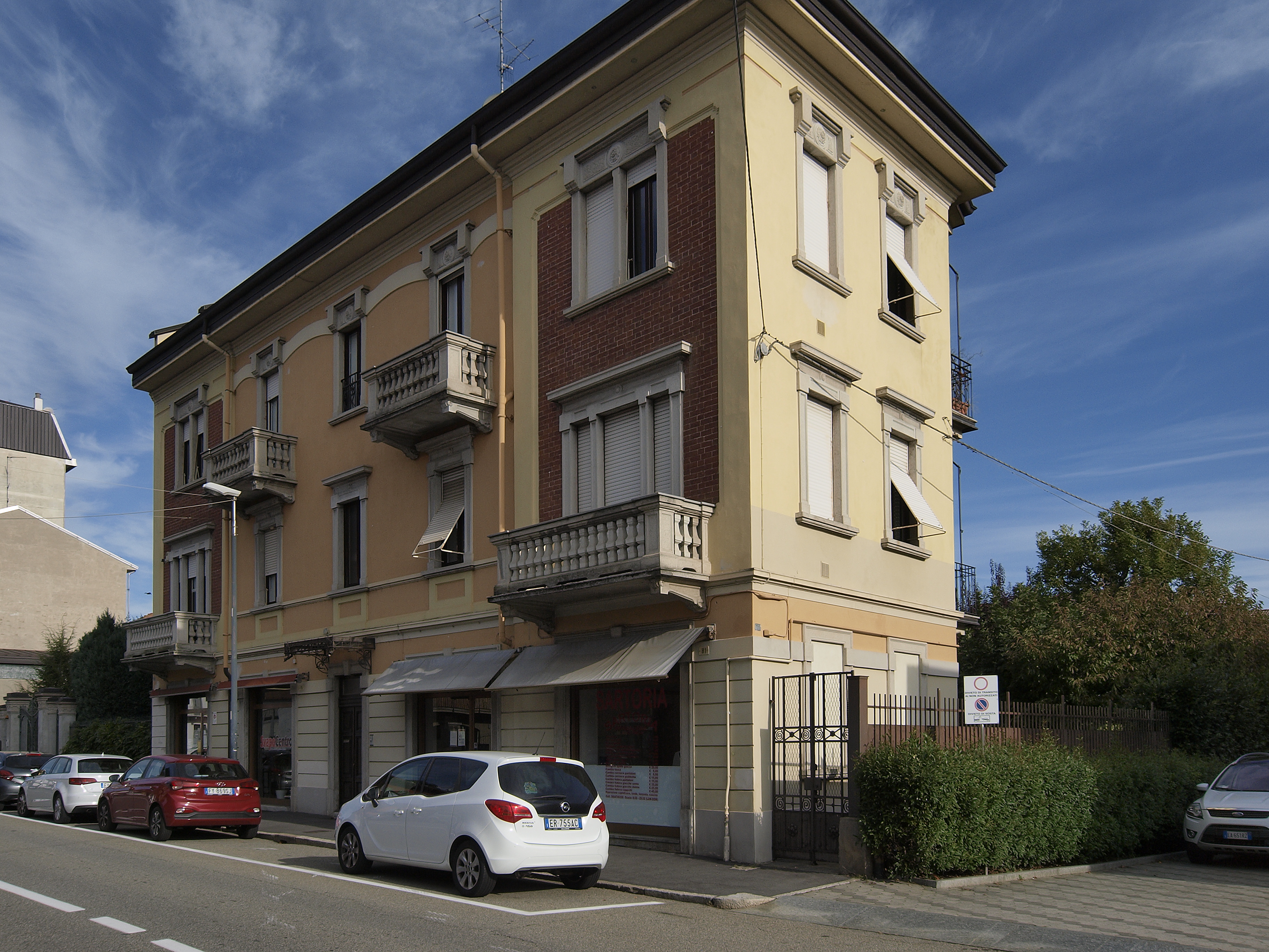 [Palazzo in Via Novara, 77]