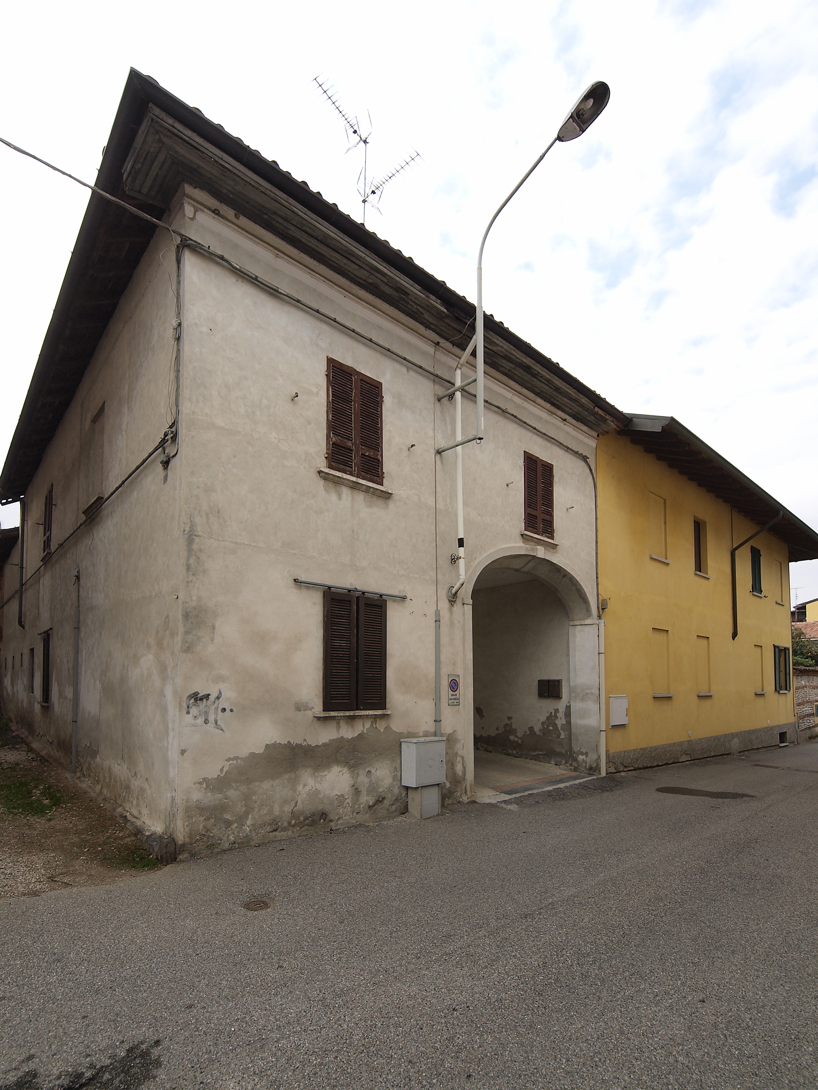 [Cascina in Via Borghetto, 14]