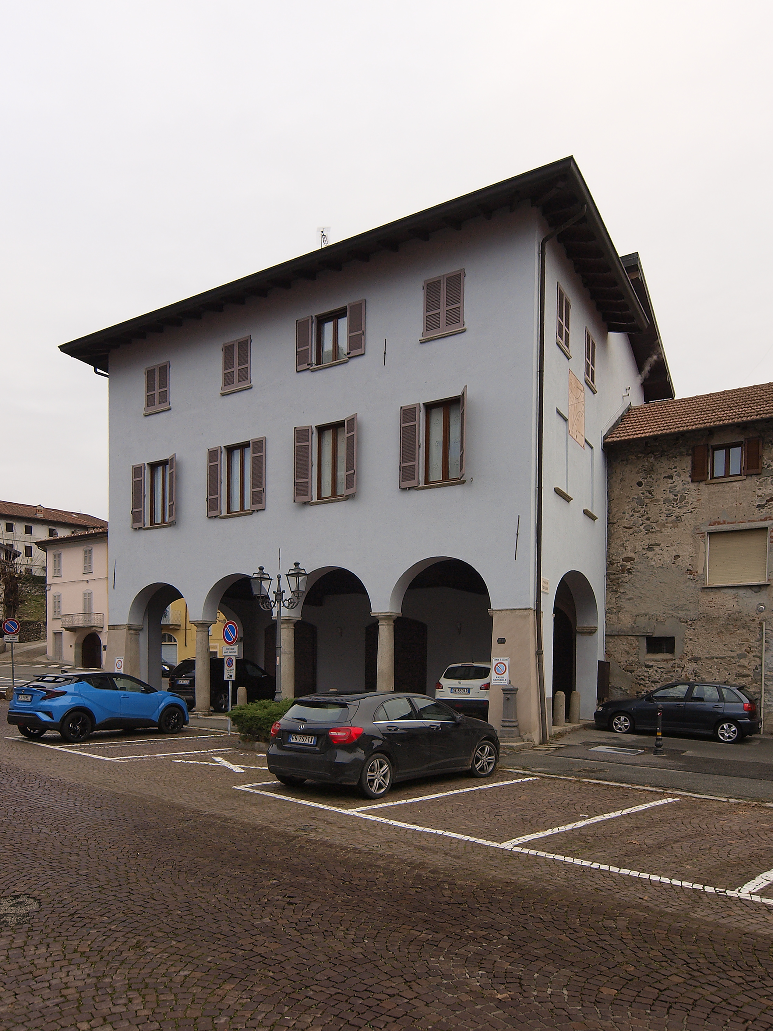 [palazzo in piazza S.Giuliano, 21]