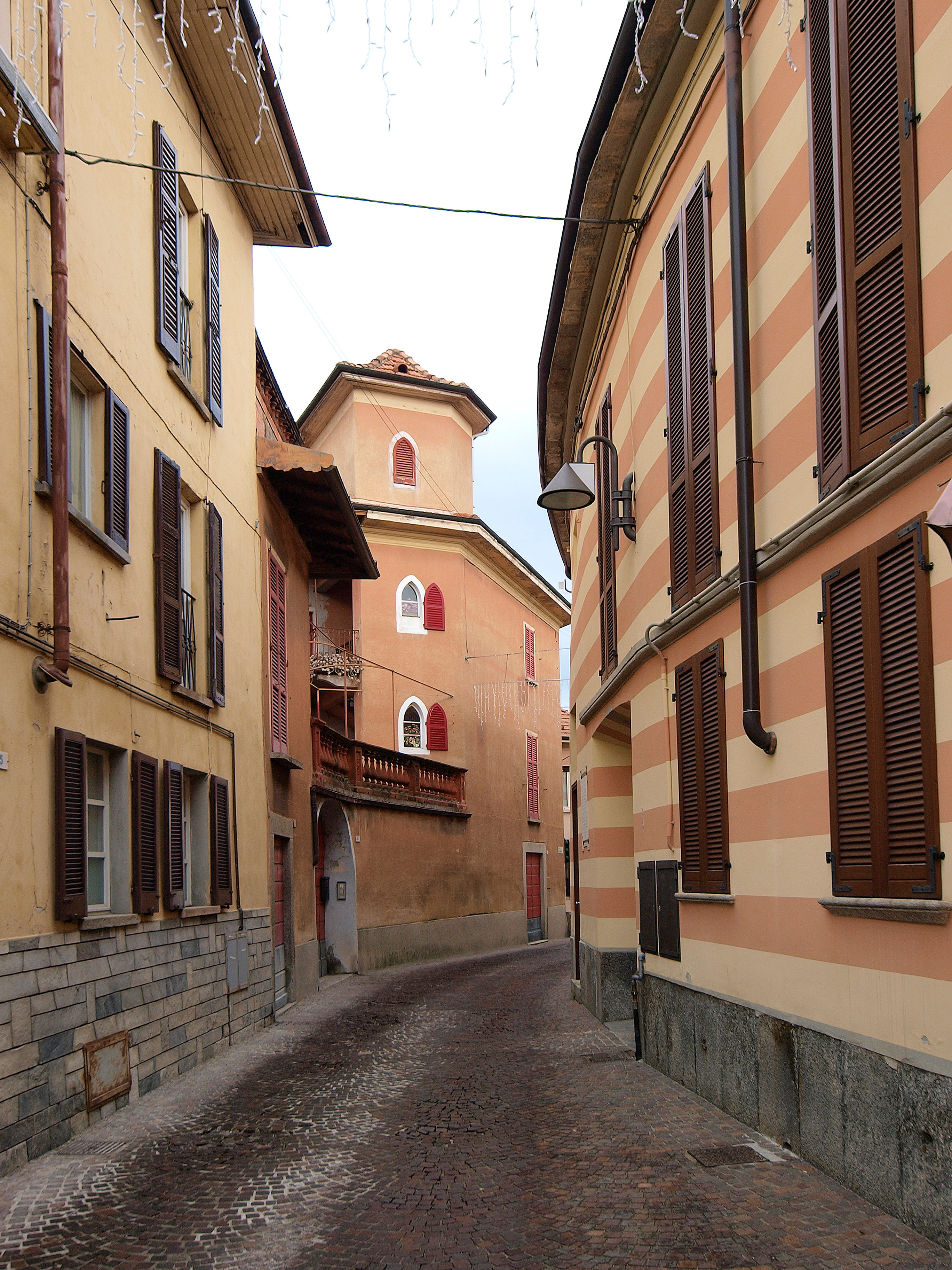 [casa in via Curioni, 9]