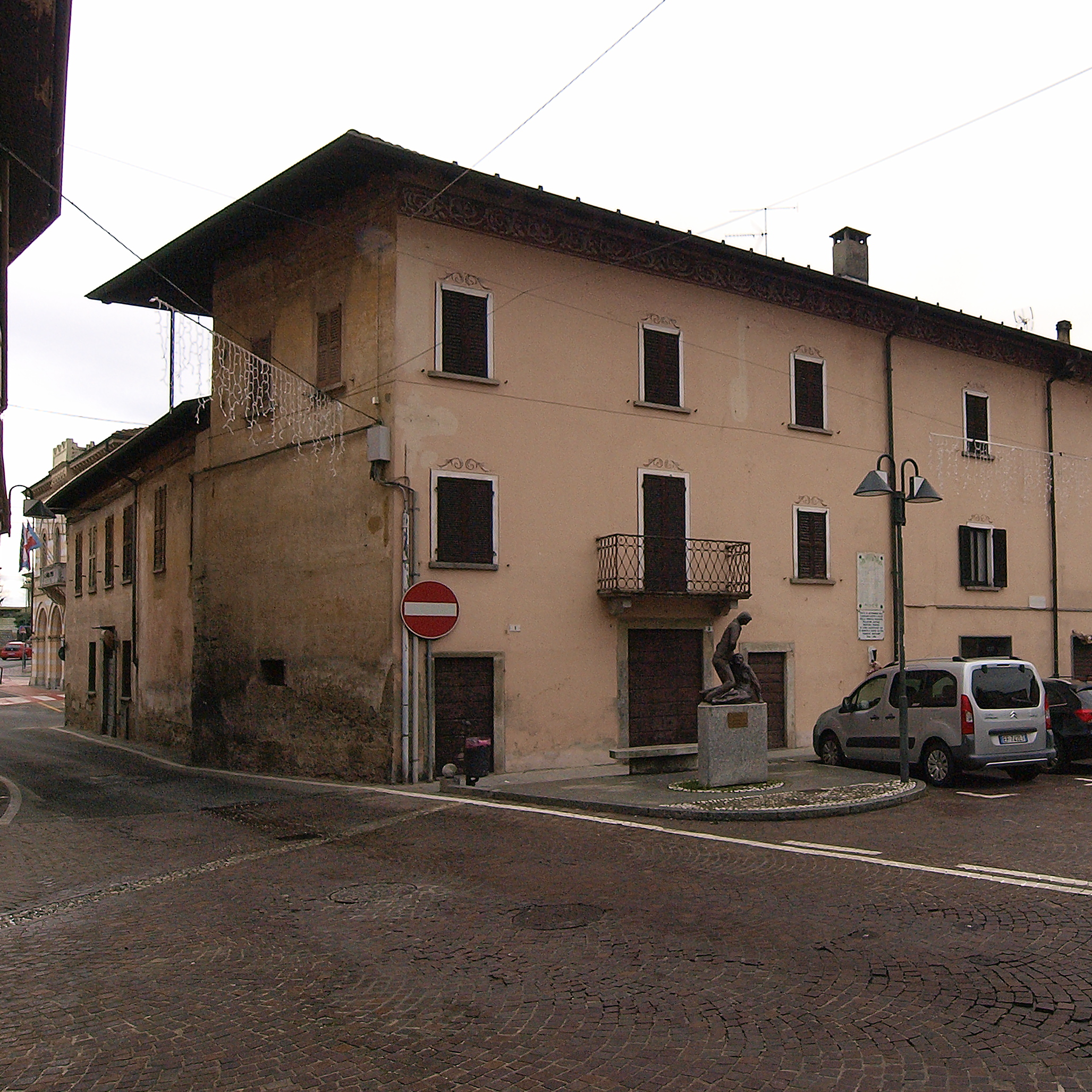 [palazzo in Piazza Martiri, 5]