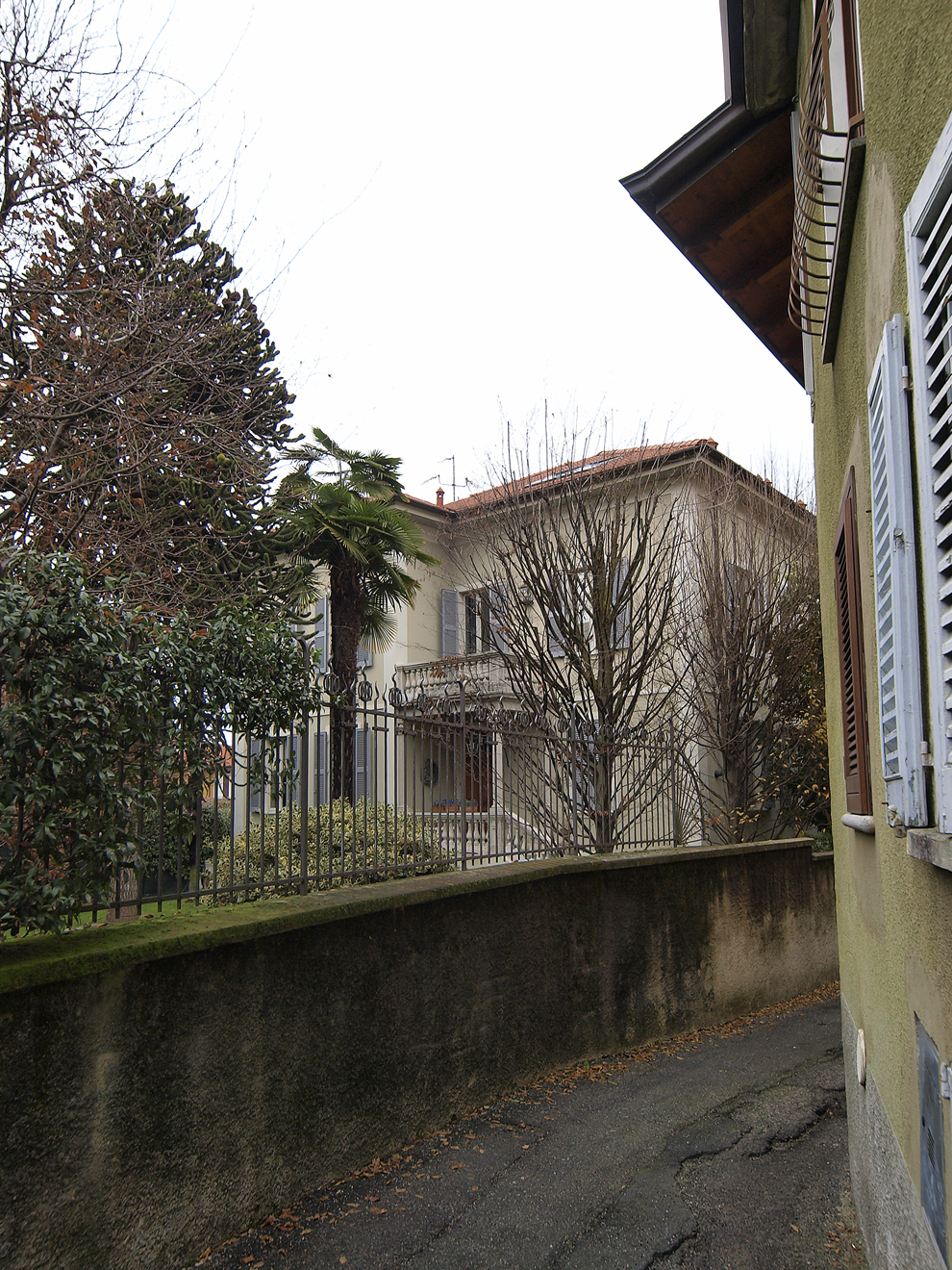 [villa in via Bertona Bellosta, 1]