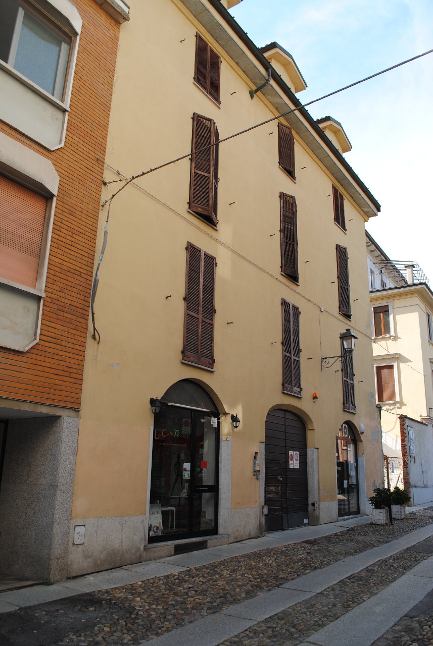 [Casa in via Ottaviano Fabrizio Mossotti, 10B, 12, 14]