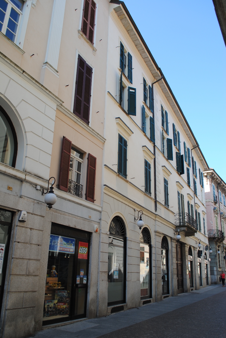 [Caseggiato in Corso Felice Cavallotti, 24]