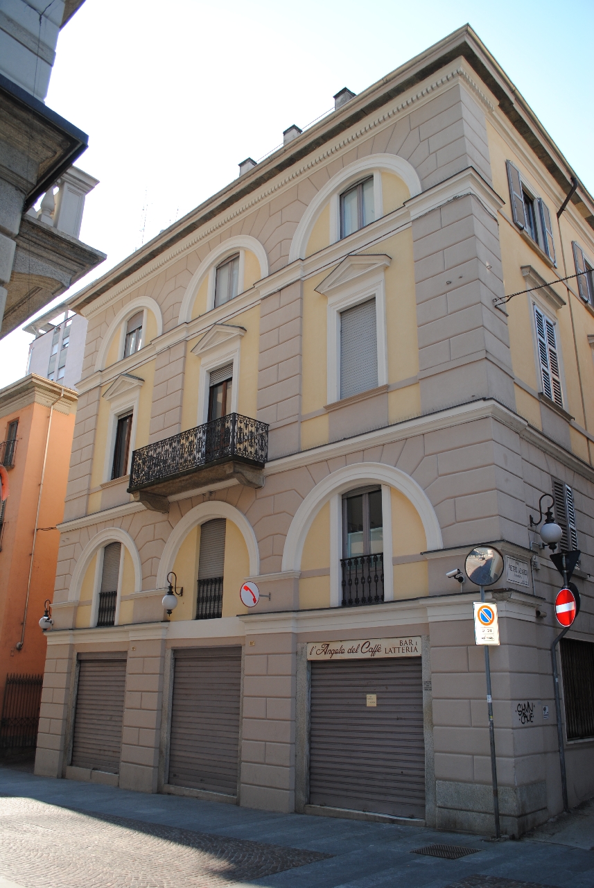 [Caseggiato in Corso Felice Cavallotti, 30, 30E]