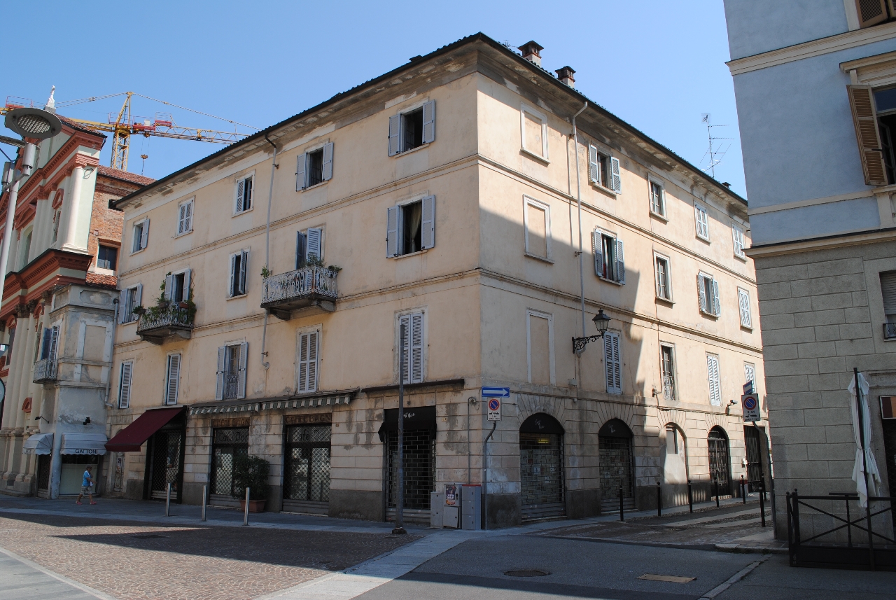 [Caseggiato in via Dell'Arbogna 1, 1A, 1B]