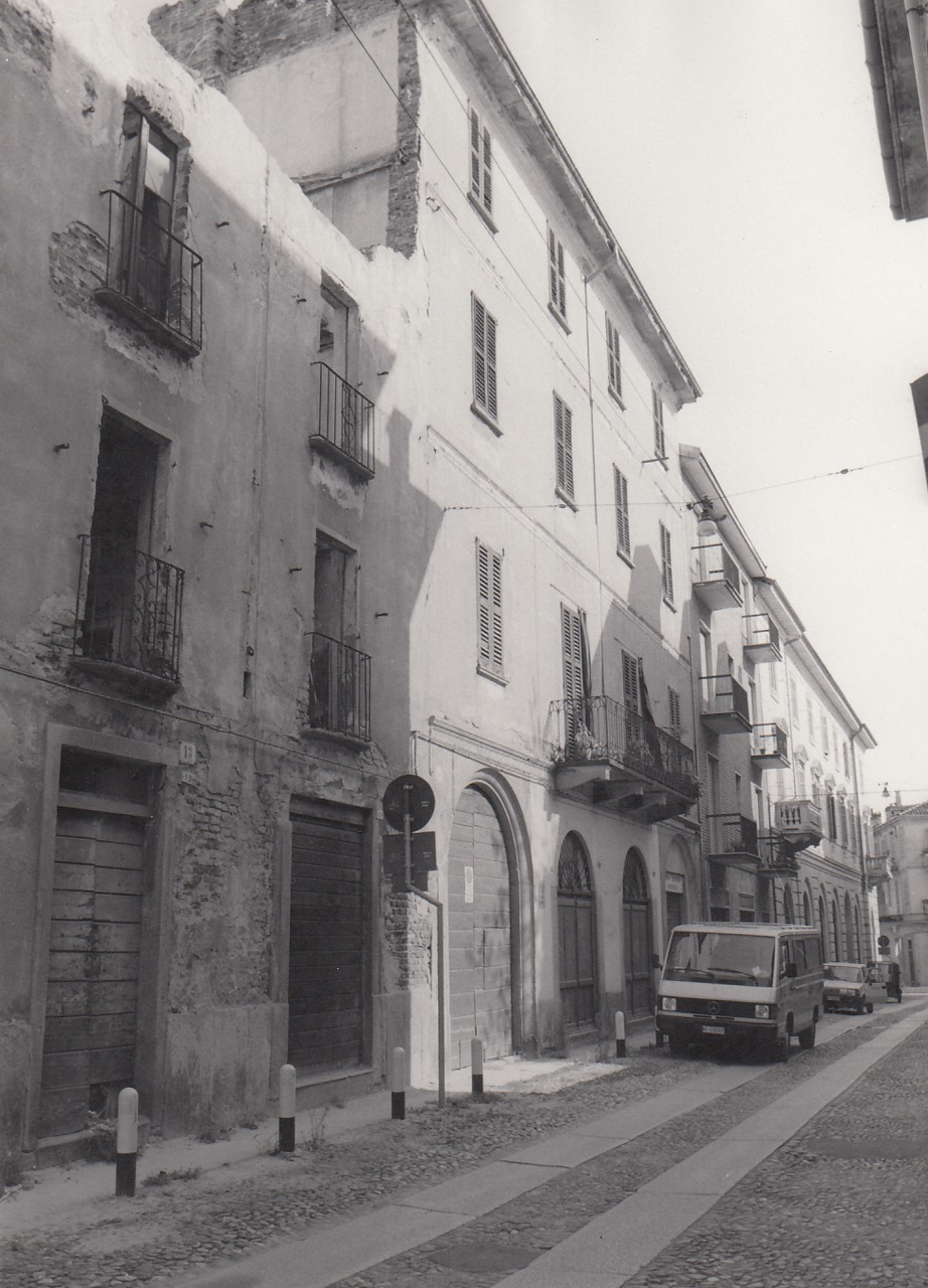 [Caseggiato in via Ottaviano Fabrizio Mossotti, 15, 15A, 15B ]