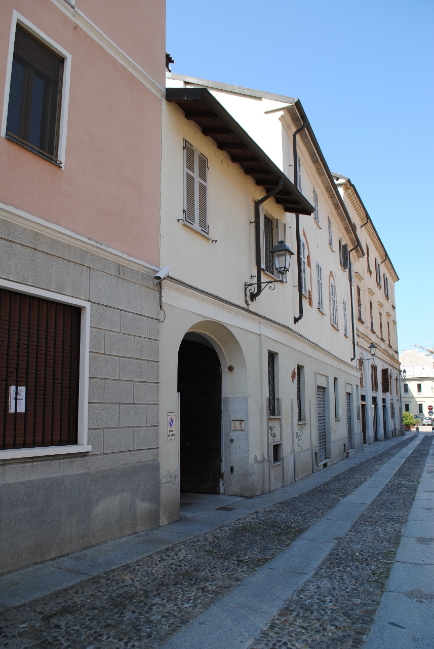 [Caseggiato in via dei Brusati, 4, 2D, 2C]