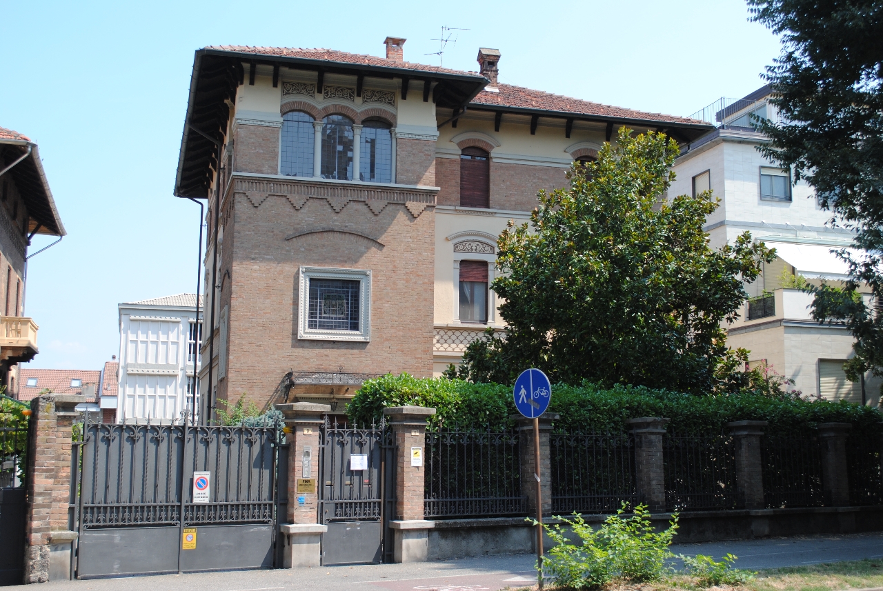 [Palazzina in Baluardo Partigiani, 9]