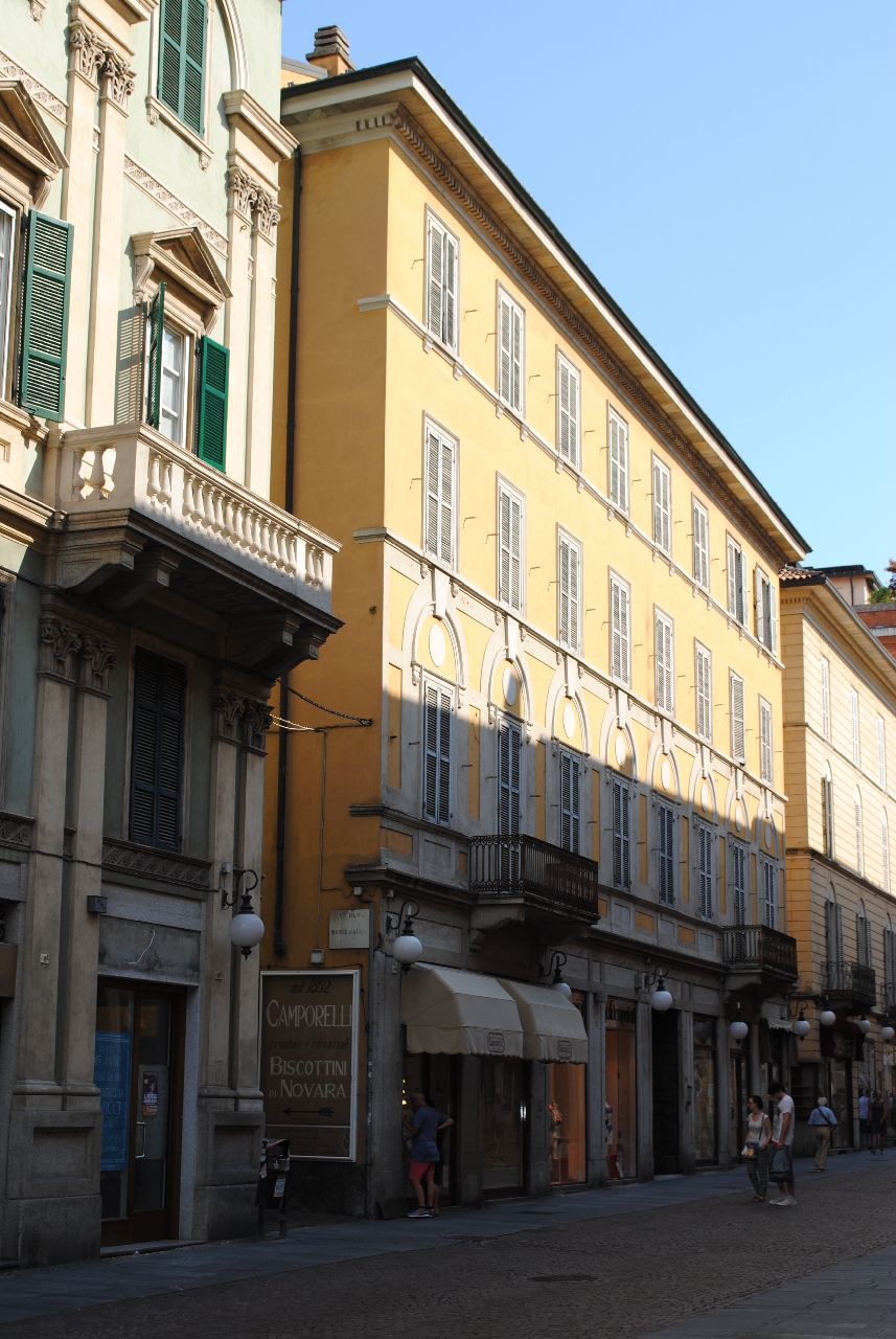 [Palazzo in corso Camillo Cavour, 10]
