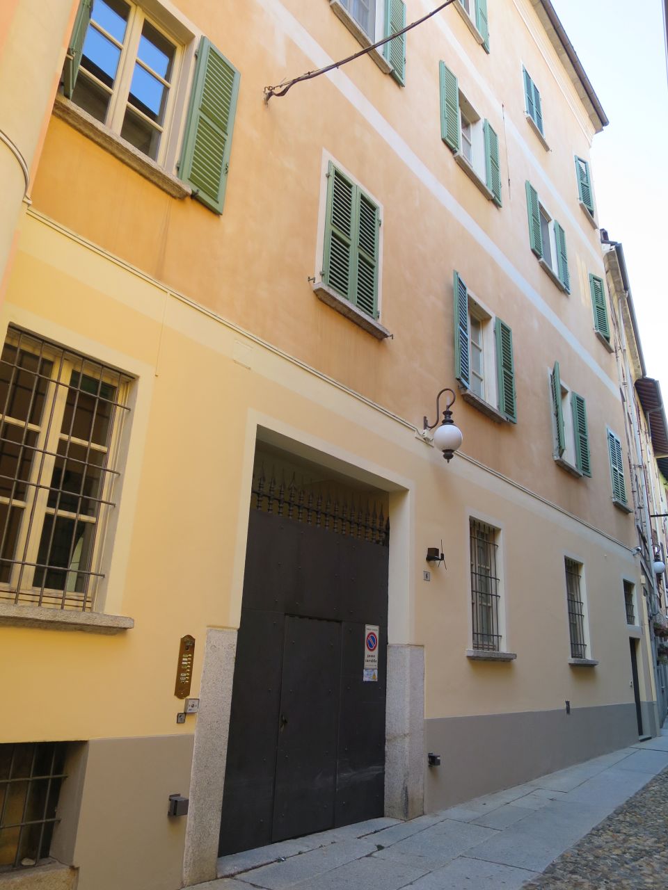caseggiato in vicolo dell'Arco 6