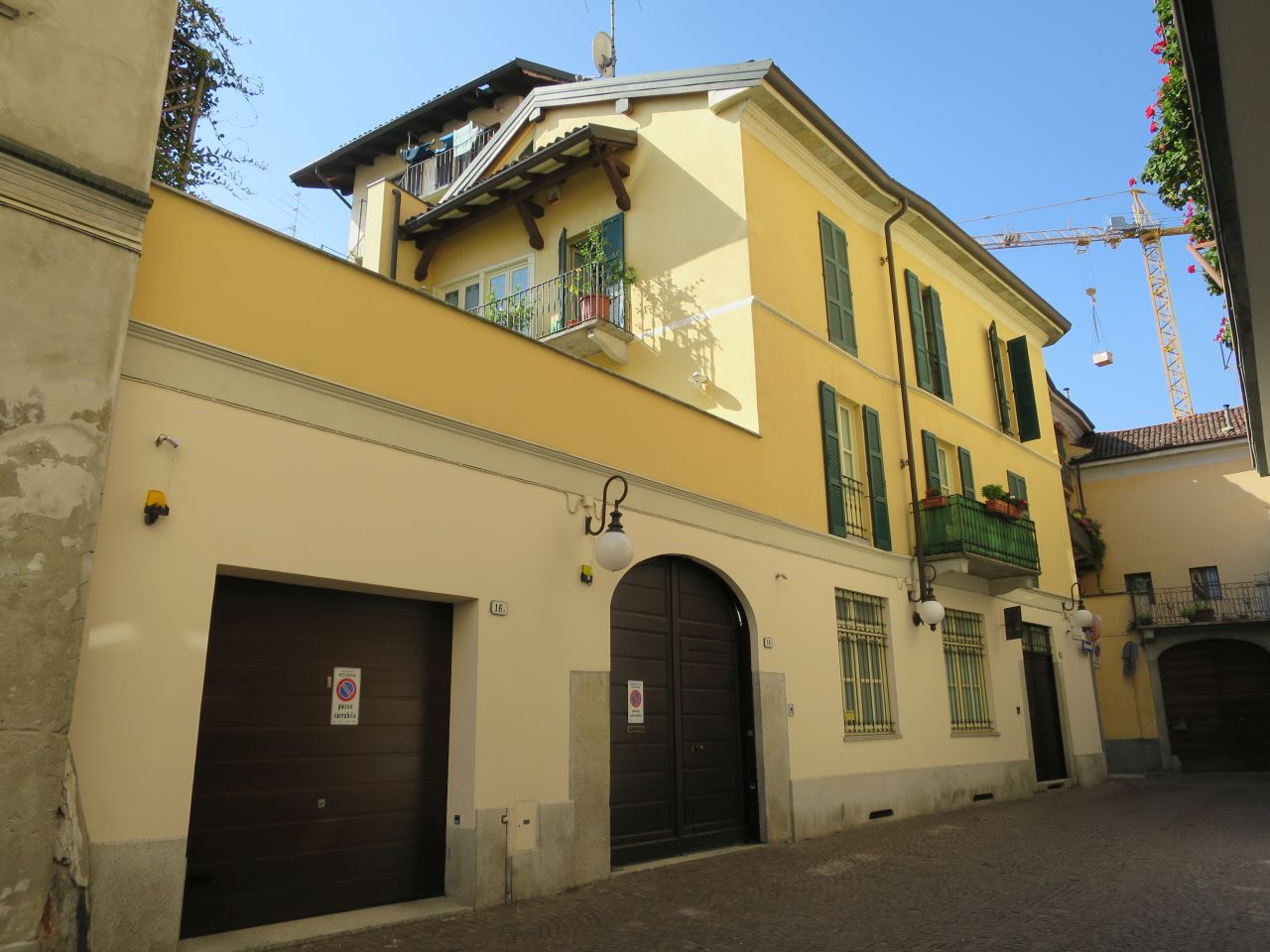 edificio di civile abitazione in via Mario Greppi 12B, 14