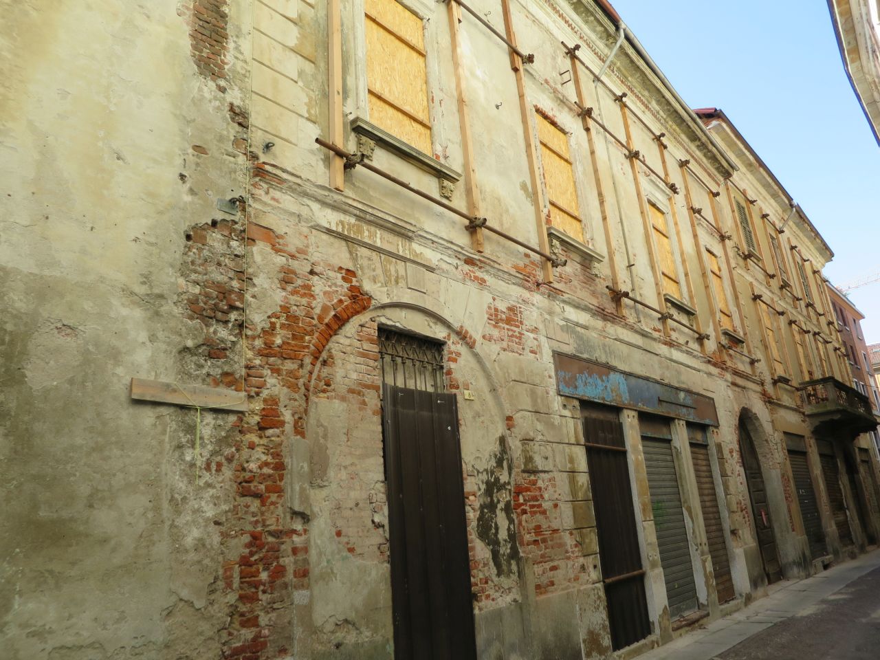 edificio di civile abitazione in via Mario Greppi 8, 8A, 8B
