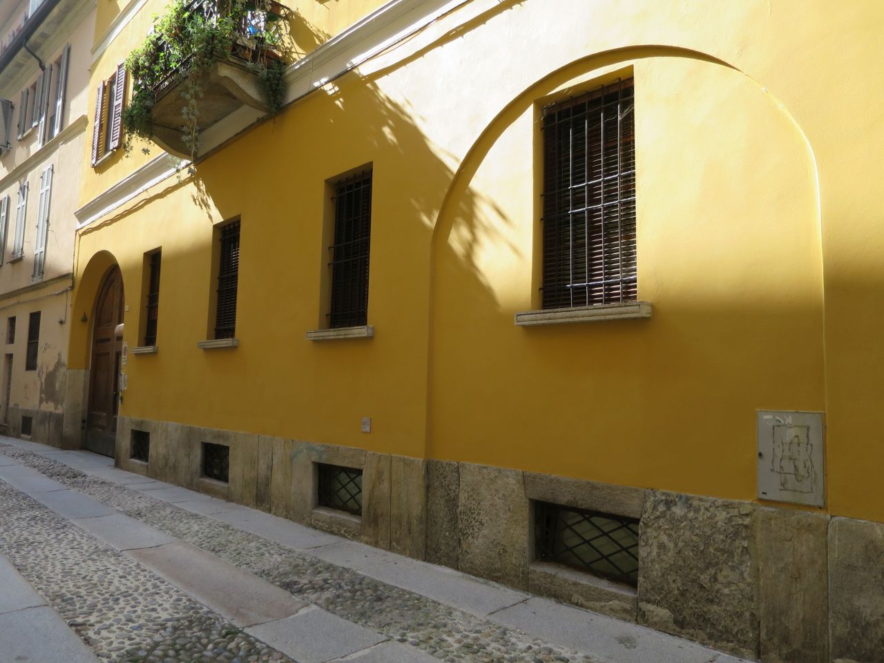 edificio di civile abitazione in via dell'Archivio 1C