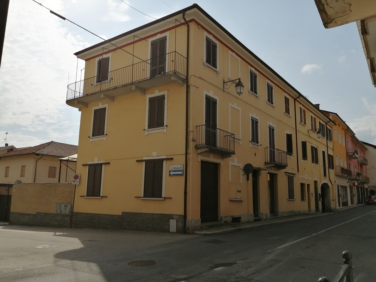 Casa privata in Via Novara, 54