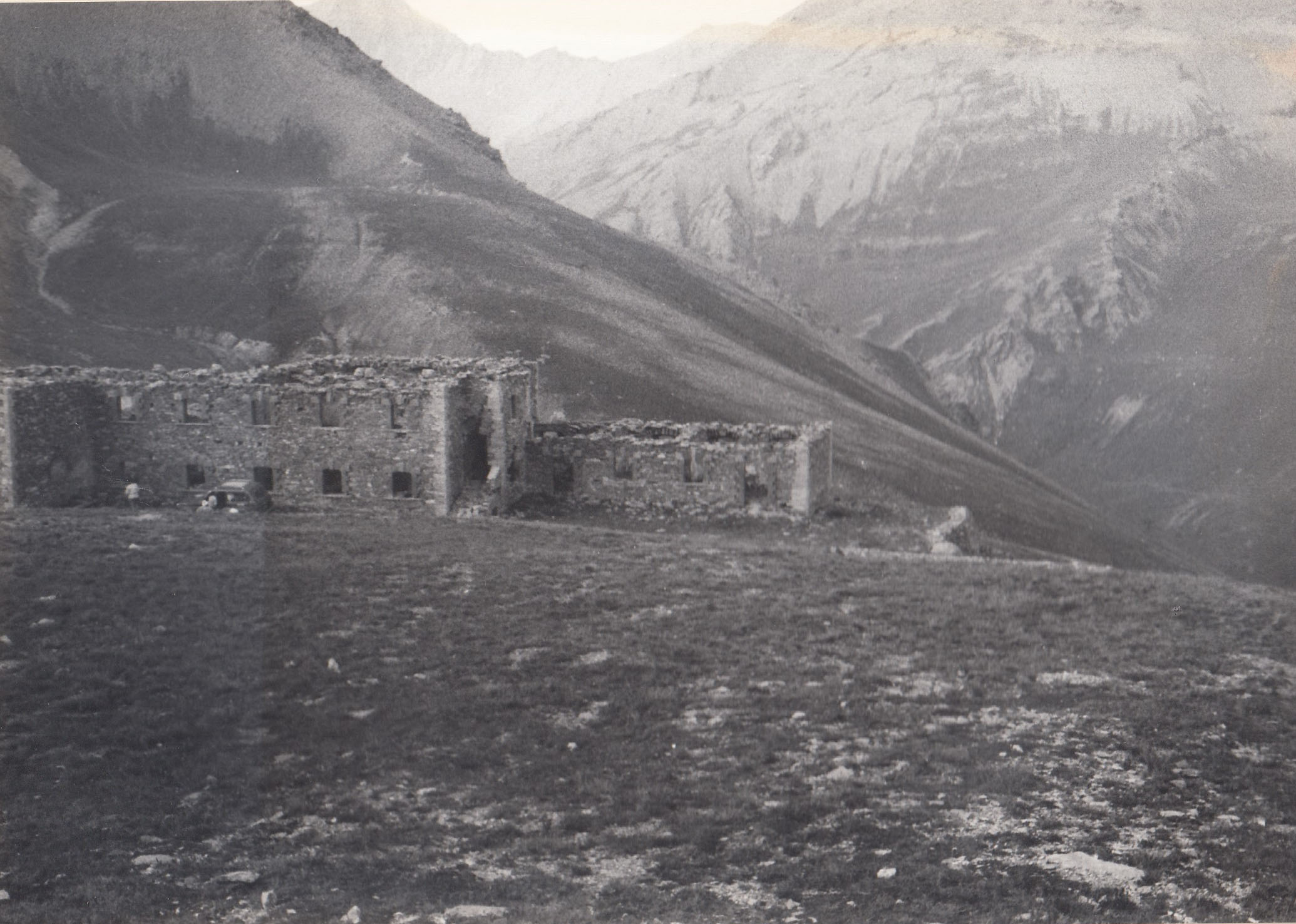 Baraccamento, polveriera e postazione di artiglieria del Forte Jafferau